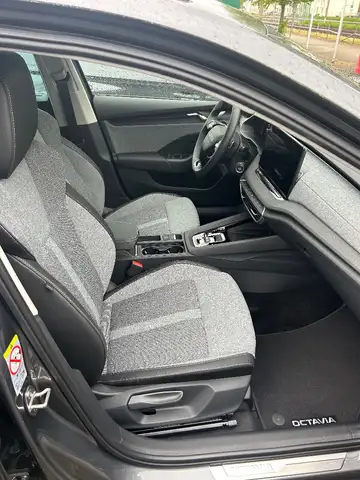 Skoda Octavia view 10