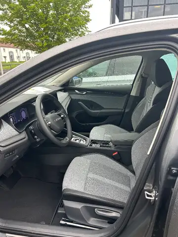 Skoda Octavia view 8