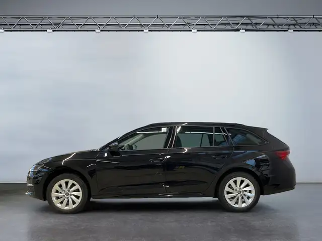 Skoda Octavia view 3
