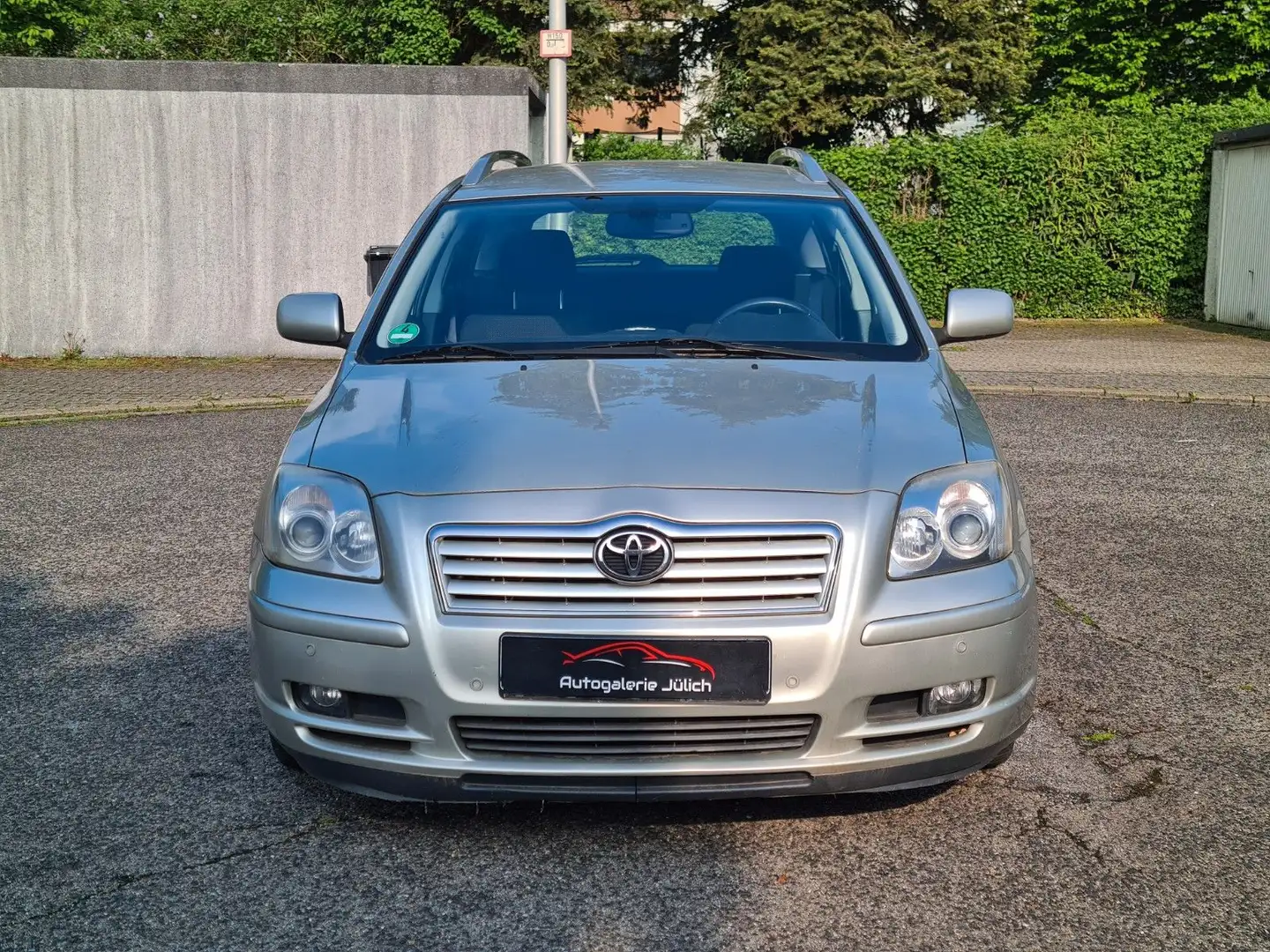 Toyota Avensis Kombi 2.0 Sol Automatik Plateado - 2