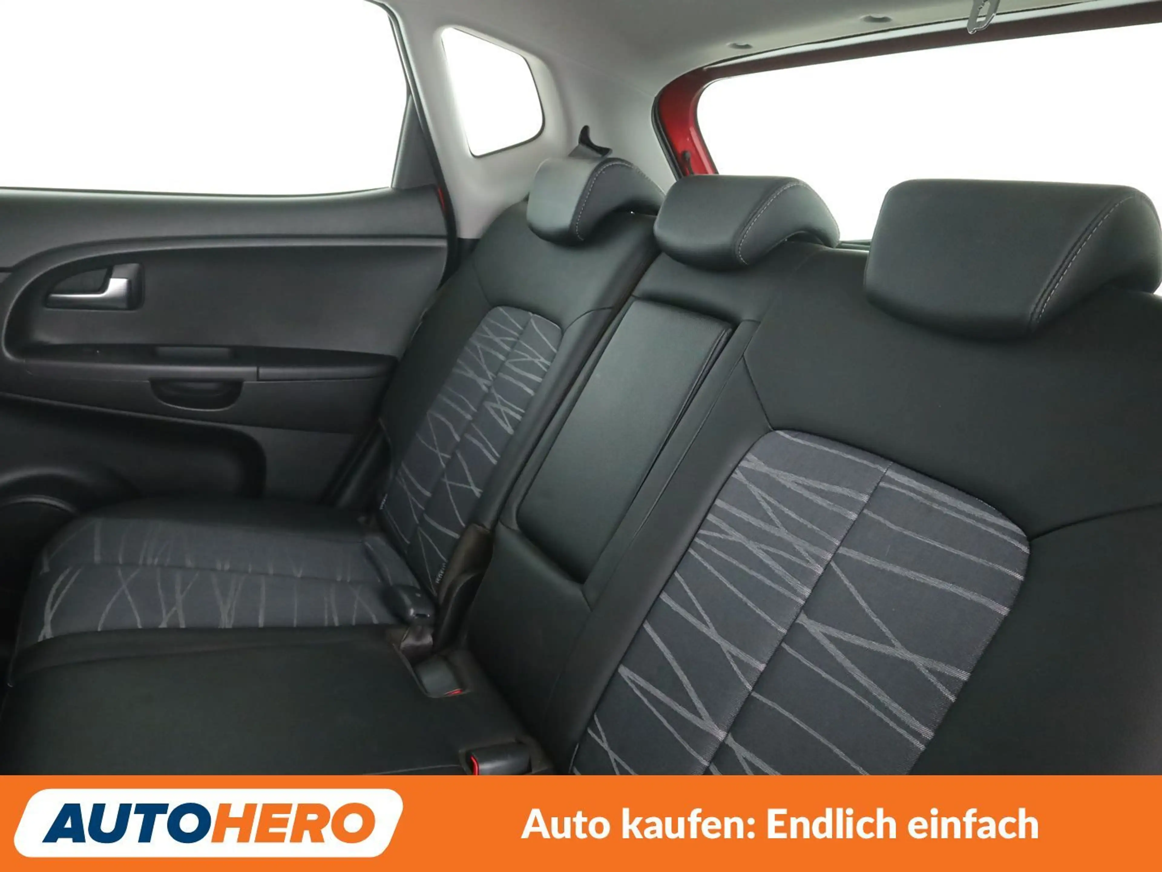 Kia Venga 1.6 Dream Team Aut*NAVI*CAM*PDC*SHZ*AHK* — photo 14