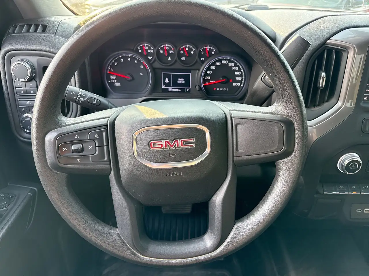 GMC Sierra 1500 photo GMC Sierra 1500