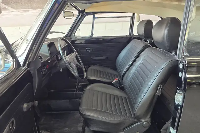 Volkswagen Maggiolino view 11