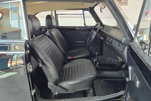 Volkswagen Maggiolino view 6