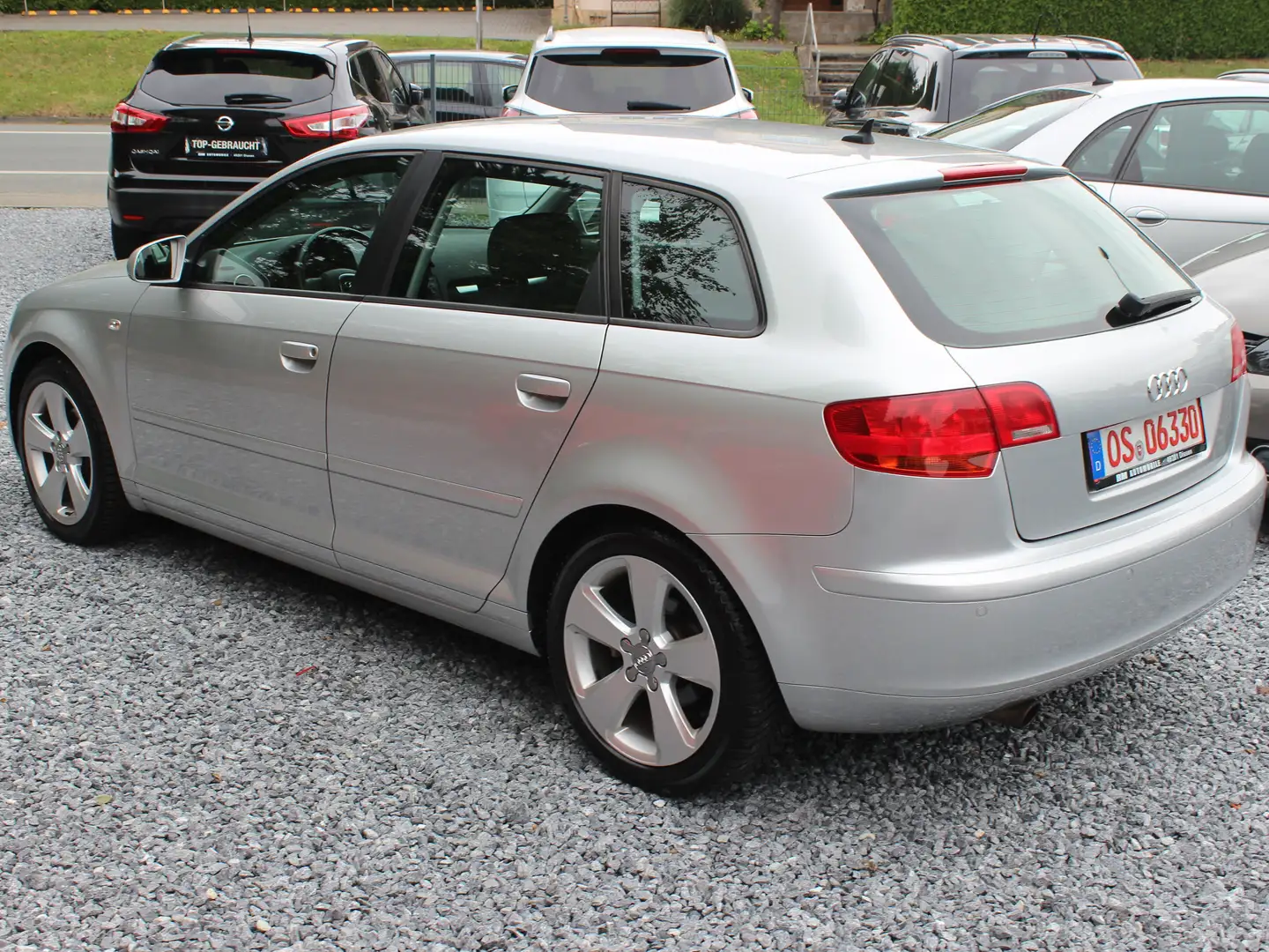 Audi A3 1.6 FSI 6-Gang*Sportback*Navigation Plus* Grau - 2