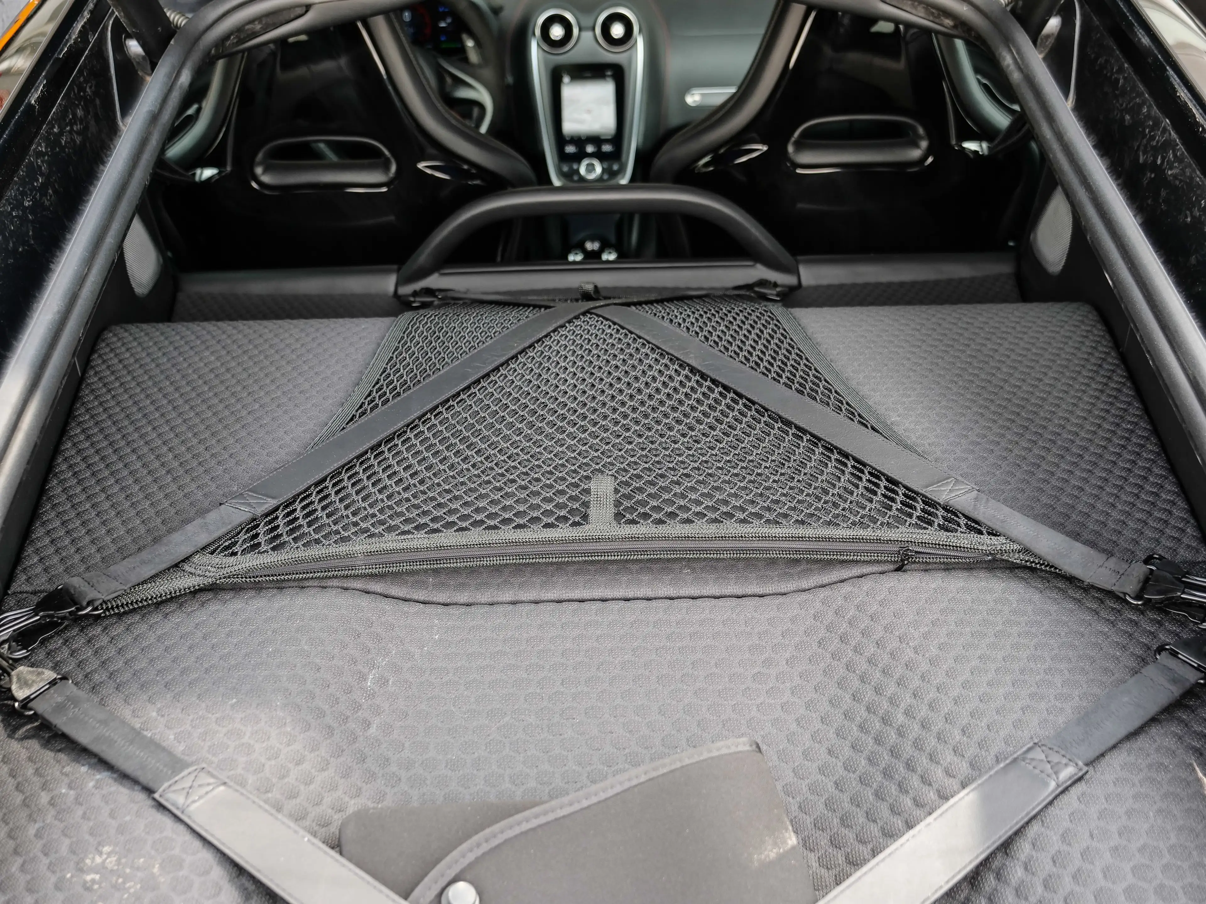 McLaren GT Abyss Black, Premium&Practicality Pack — photo 14