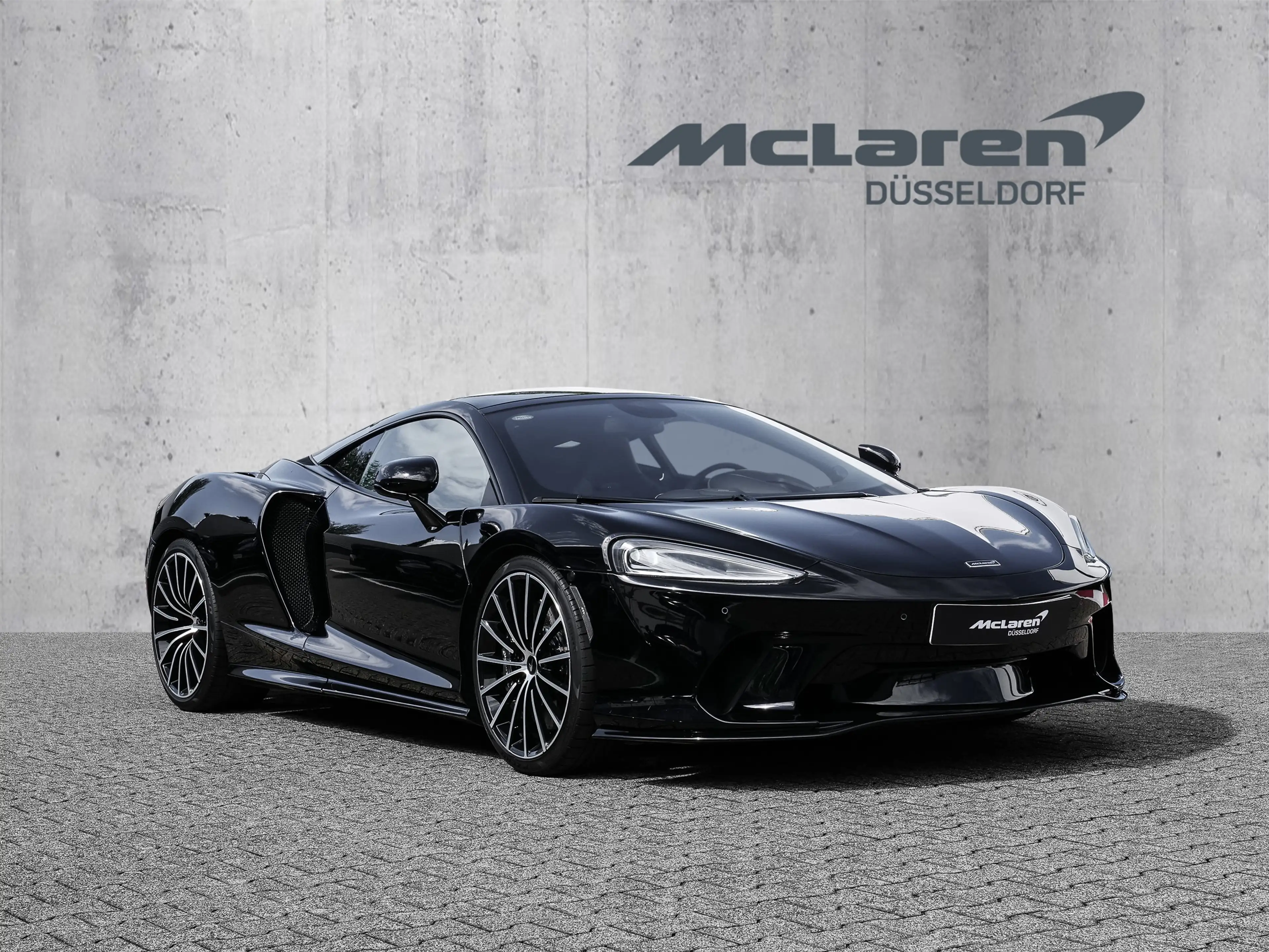 McLaren GT Abyss Black, Premium&Practicality Pack