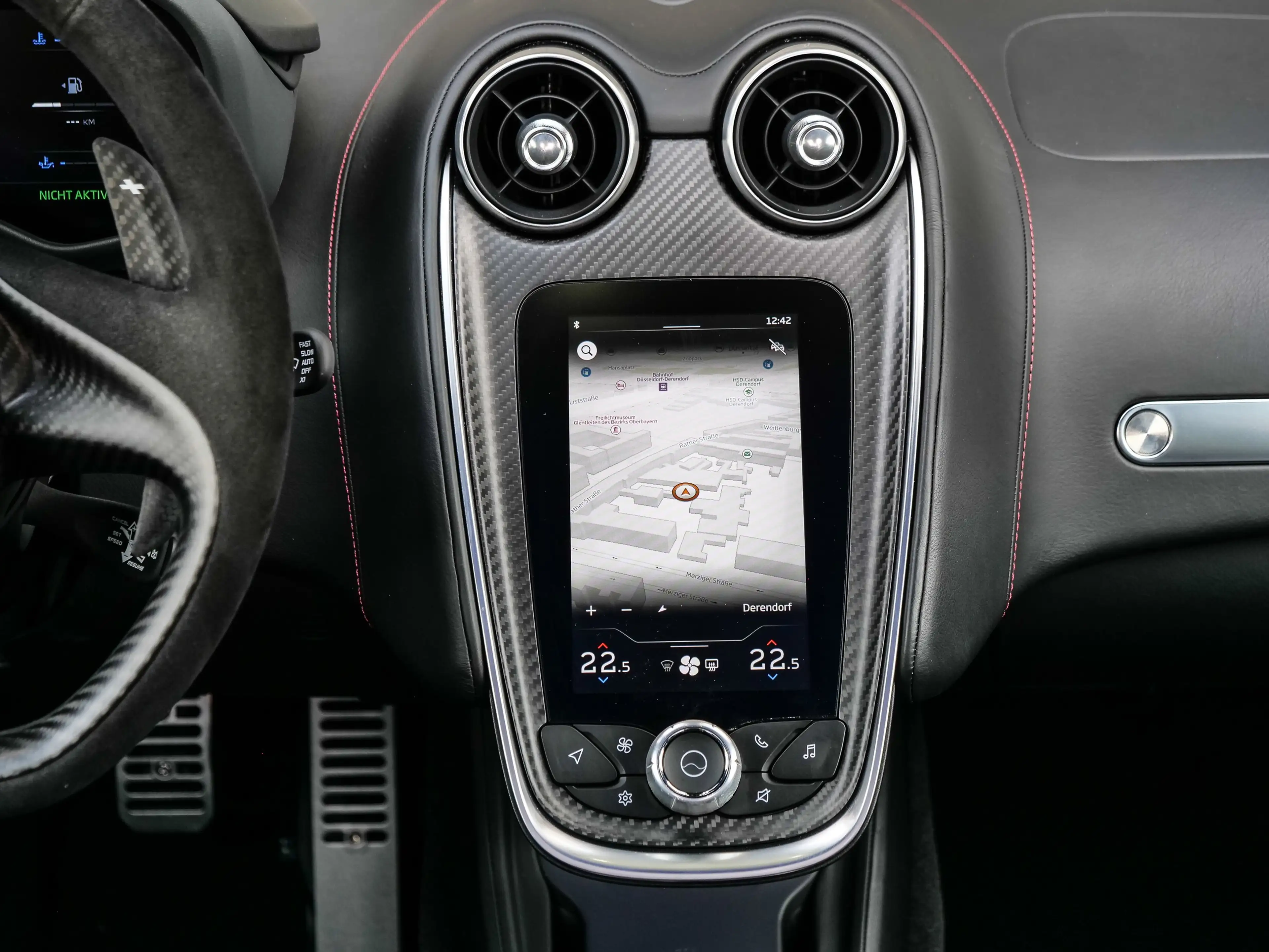 McLaren GT Abyss Black, Premium&Practicality Pack — photo 12