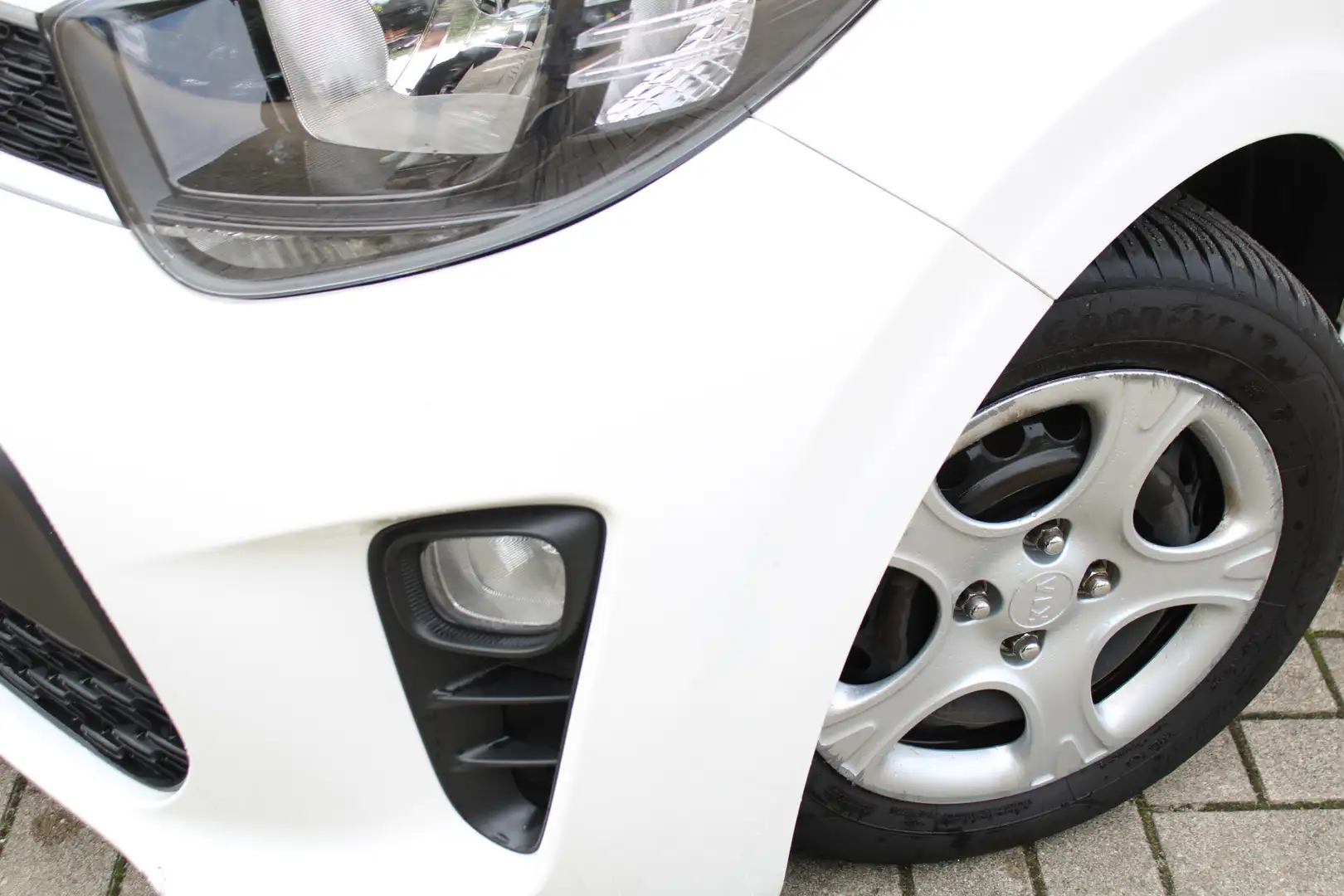 Kia Picanto 1.0 CVVT 67pk EconomyPlusLine | Navigatie | Aircon Blanc - 2