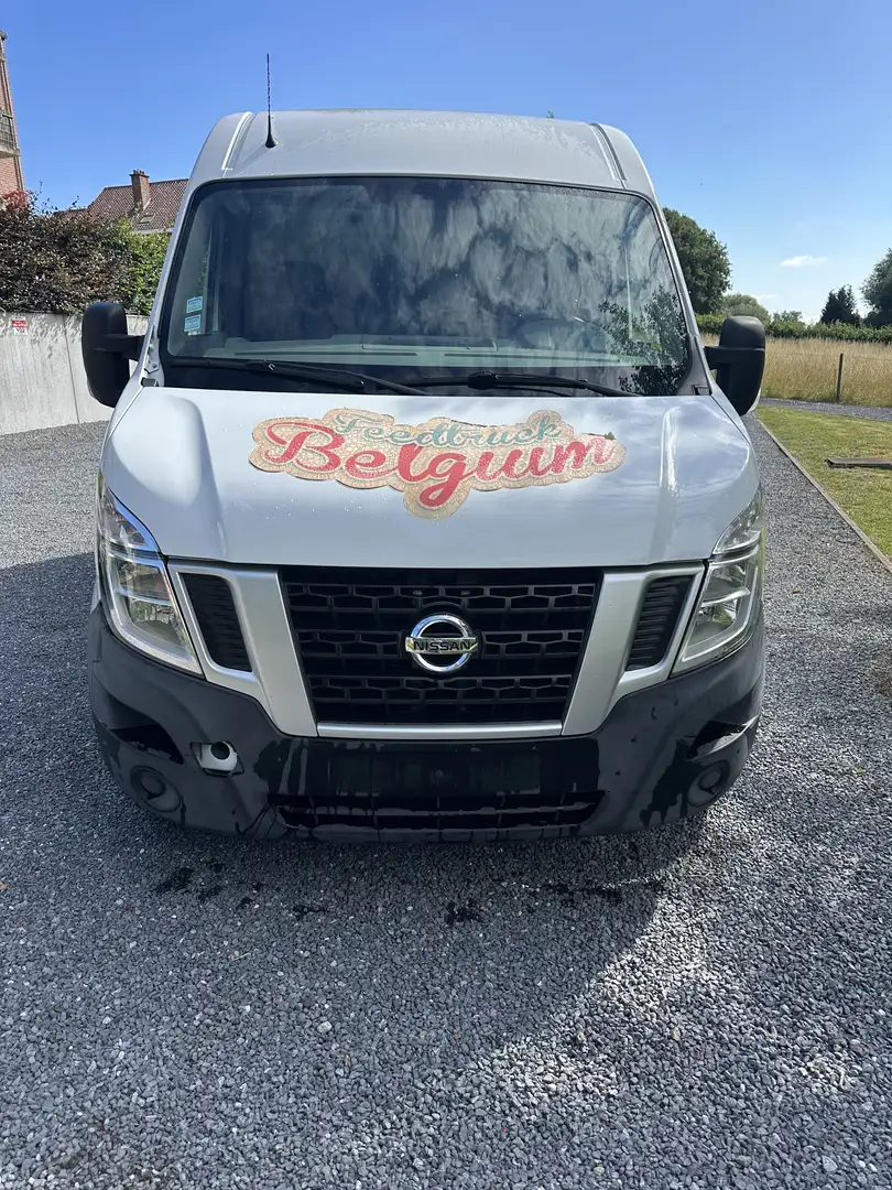 Nissan NV400 - 1