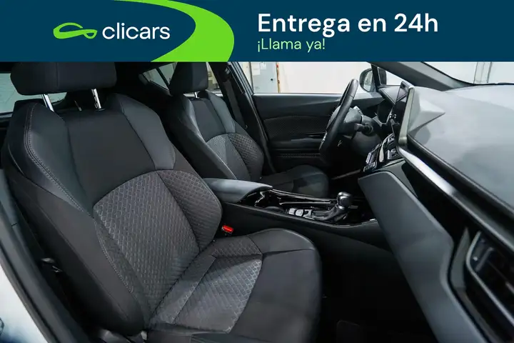 Toyota C-HR 2022, foto 16