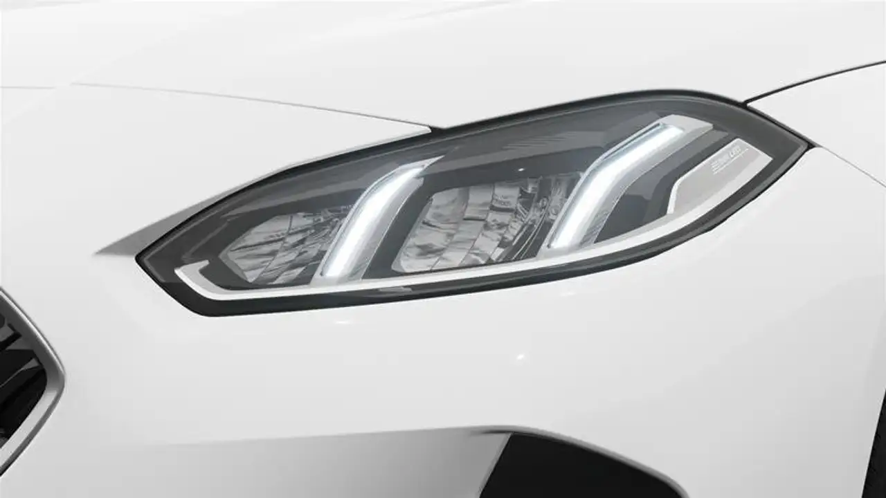 BMW 2 Series снимка BMW 2 Series
