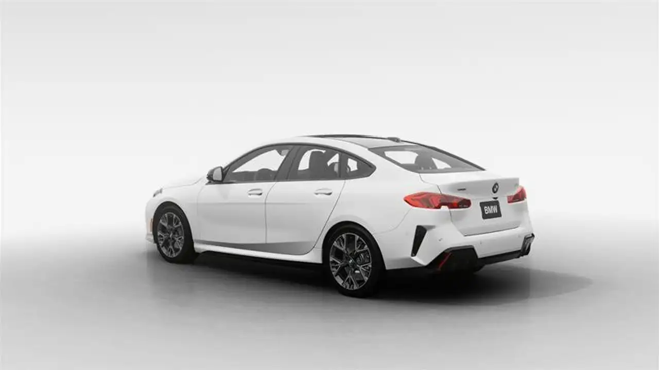 BMW 2 Series снимка BMW 2 Series