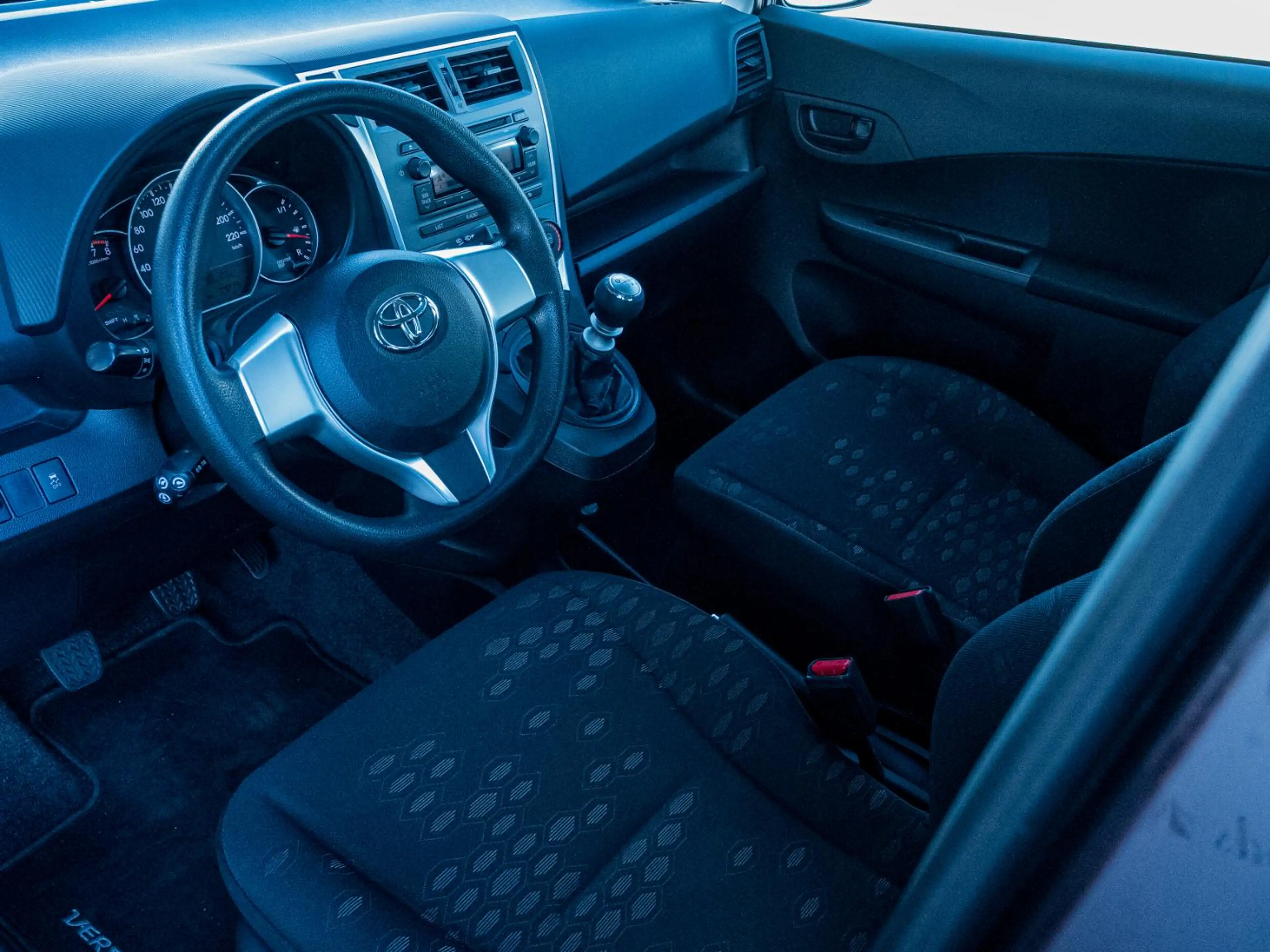 Toyota Verso-S 1.3 VVT-i Comfort Plus | Trekhaak | Airco | Cruise — photo 36