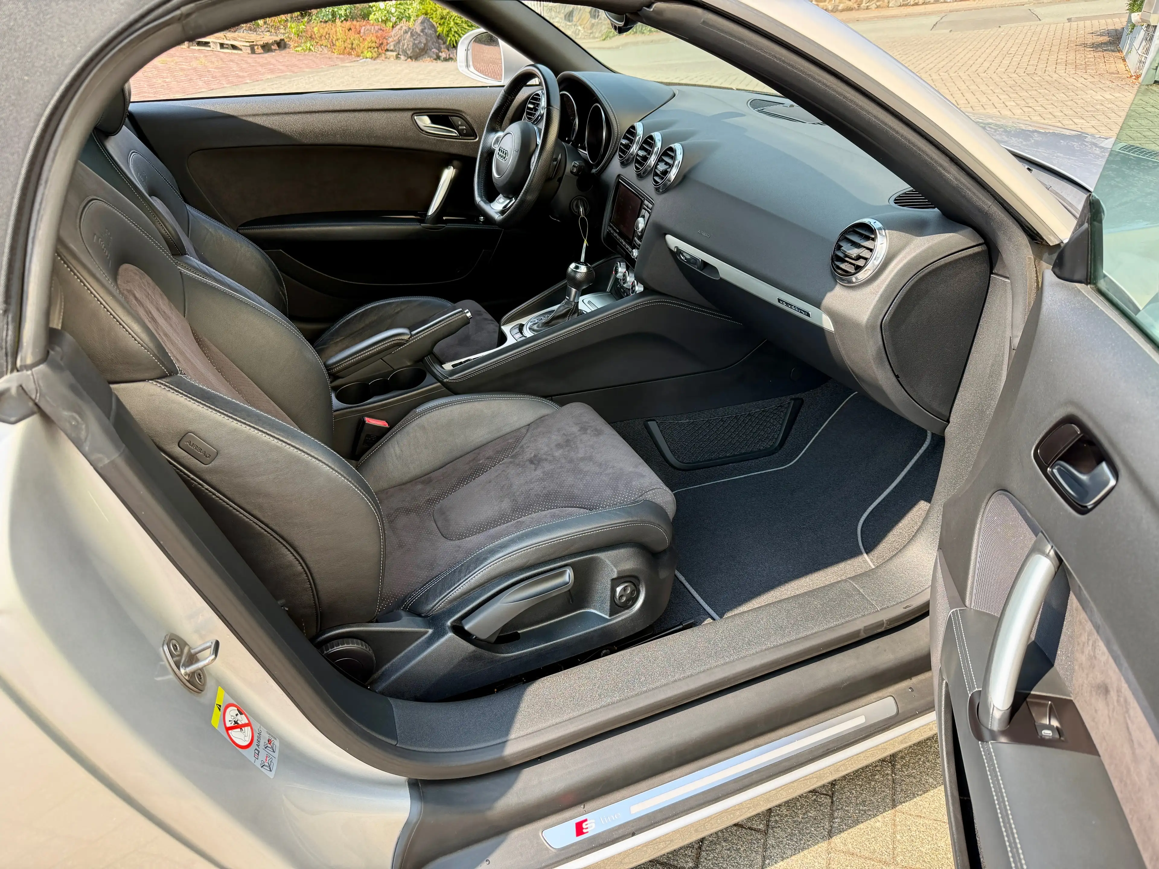 Audi TT 2.0 *Automatik*S-Line *Quattro*1. Hand*TÜV+ Insp Neu*SHZ*PDC — photo 13