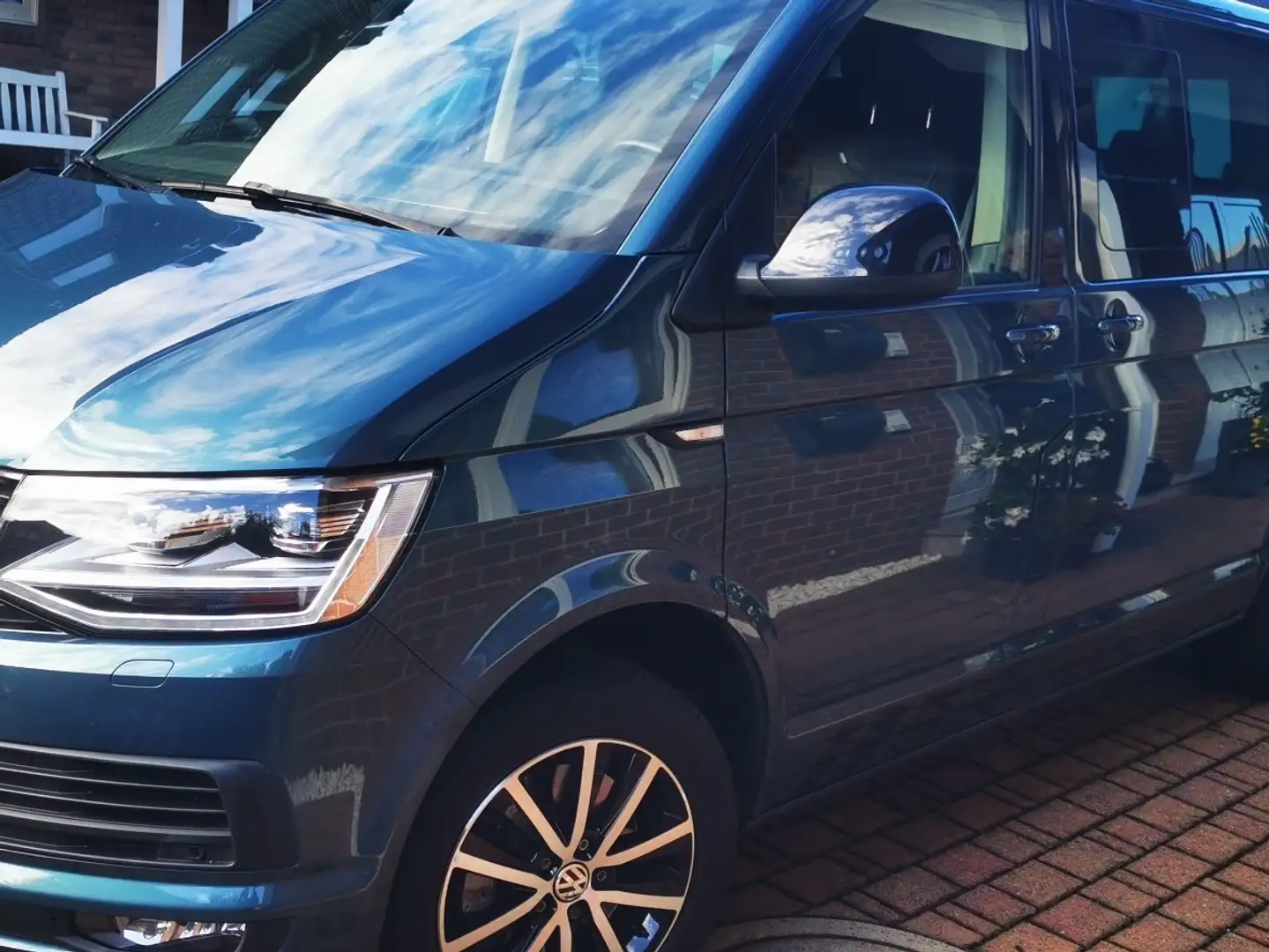 Volkswagen T6 Multivan DSG, Edition, 7 Sitzer, AHK, Alcantara, Standheizu Blau - 2