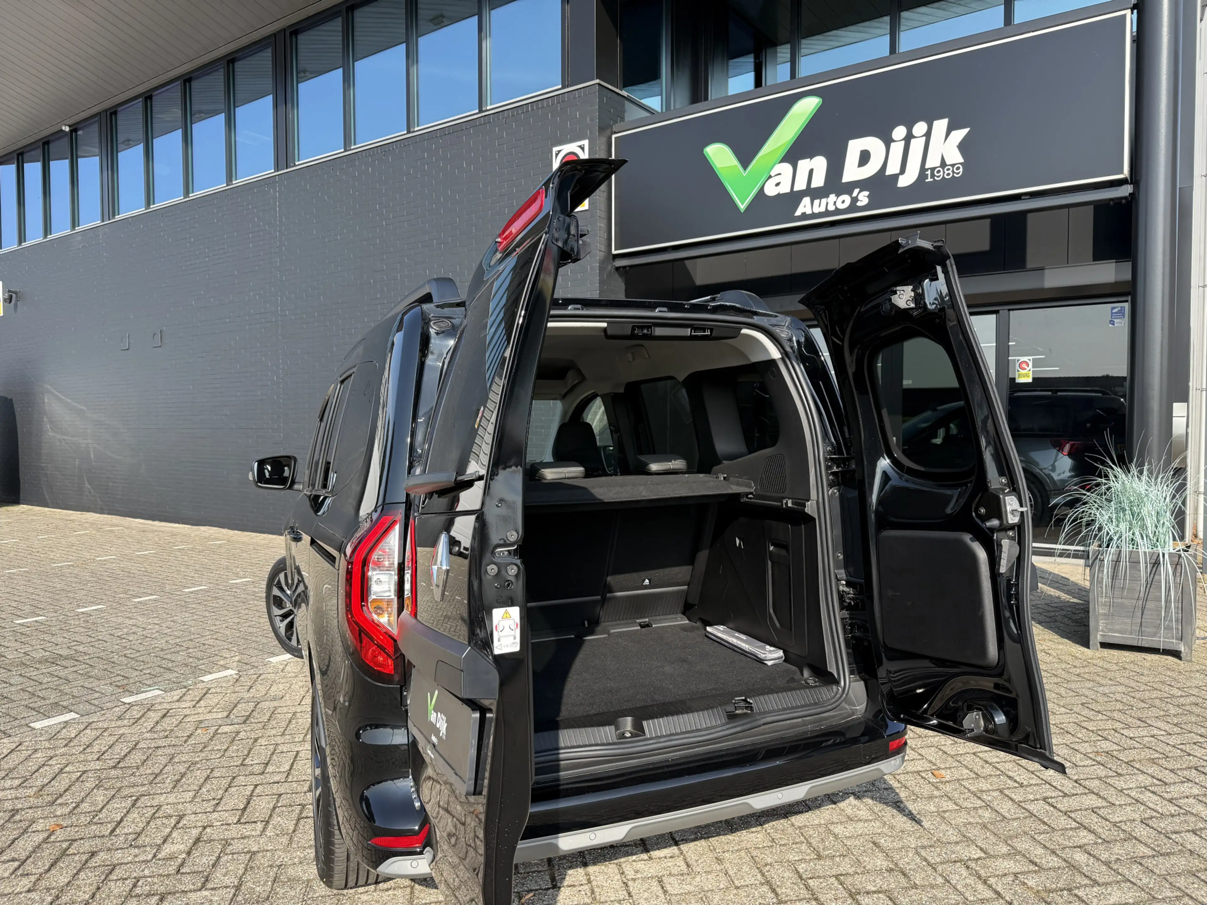 Renault Kangoo 1.3 TCe Navi Camera Pdc Keyless — photo 3