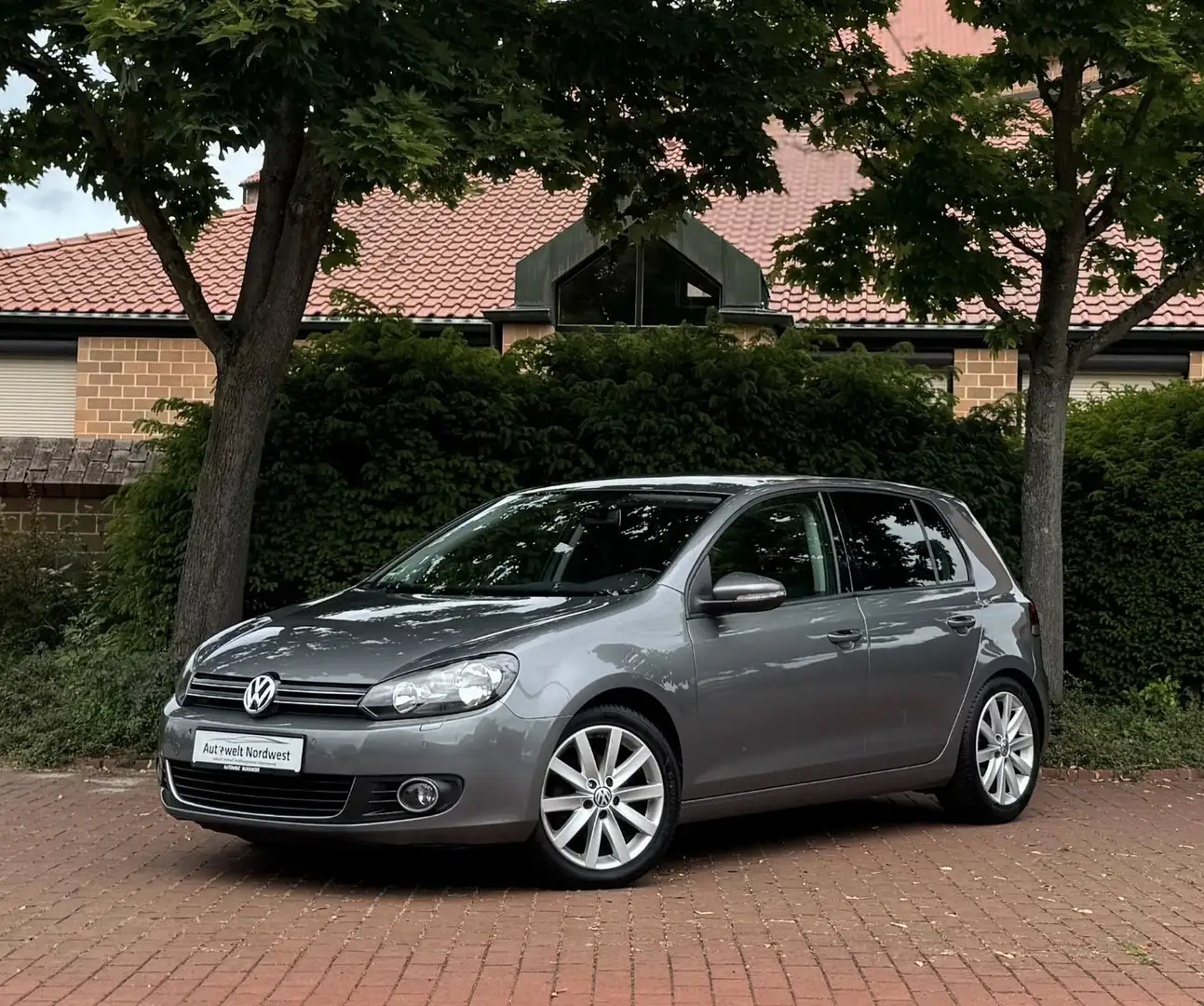 Volkswagen Golf VI Highline|Navi|Touch|PDC|Sitzhzg|EURO5! Grey - 1