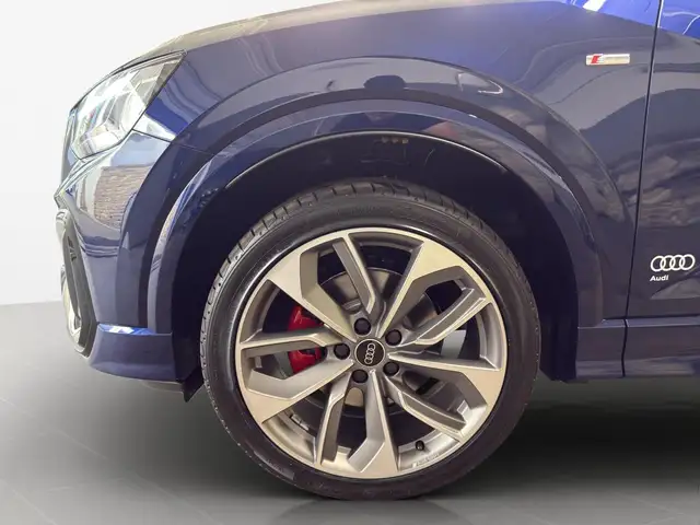 Audi Q2 view 7