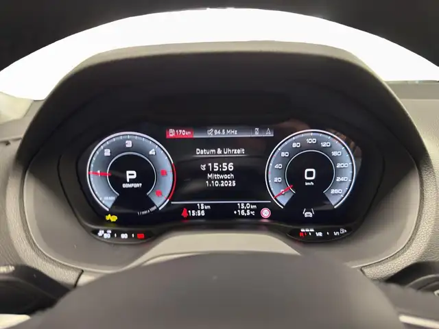 Audi Q2 view 11