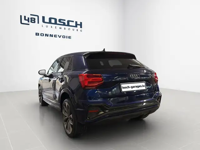 Audi Q2 view 6