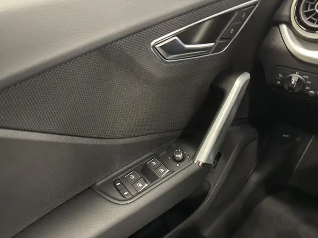 Audi Q2 view 14