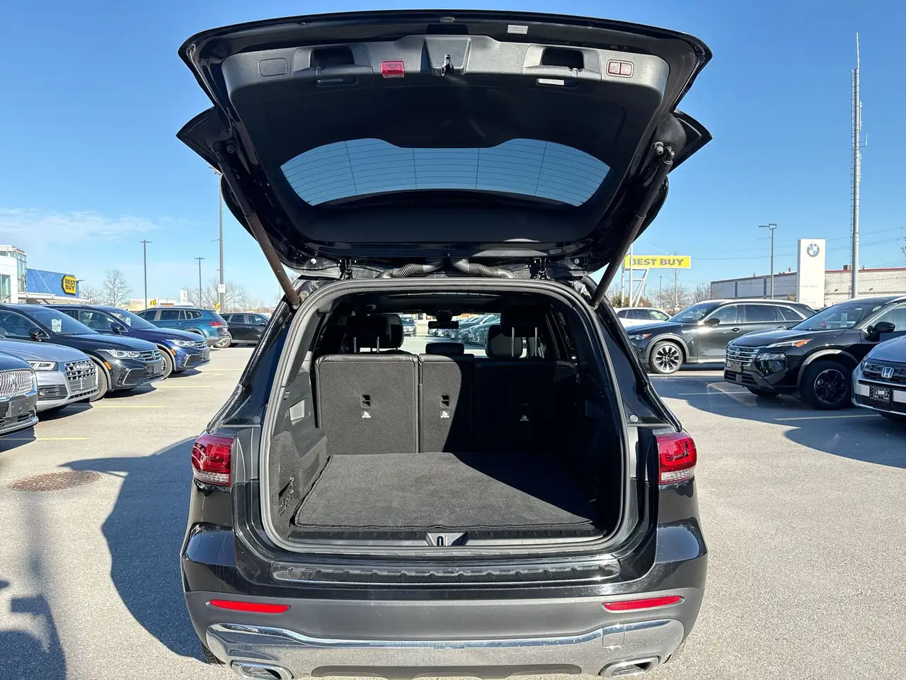 Mercedes-Benz GLB снимка Mercedes-Benz GLB