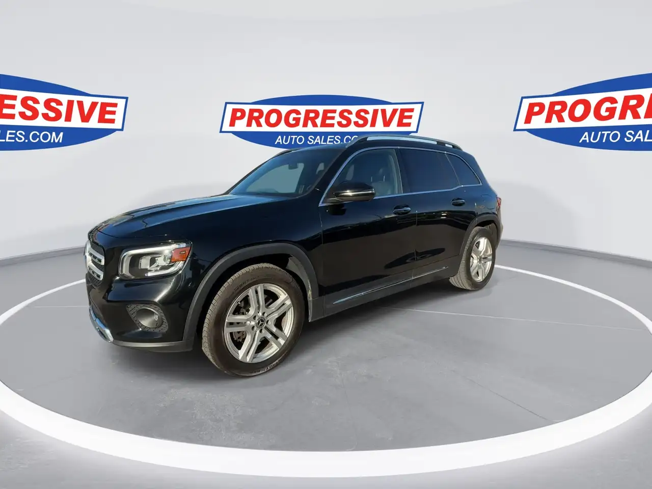 Mercedes-Benz GLB снимка Mercedes-Benz GLB