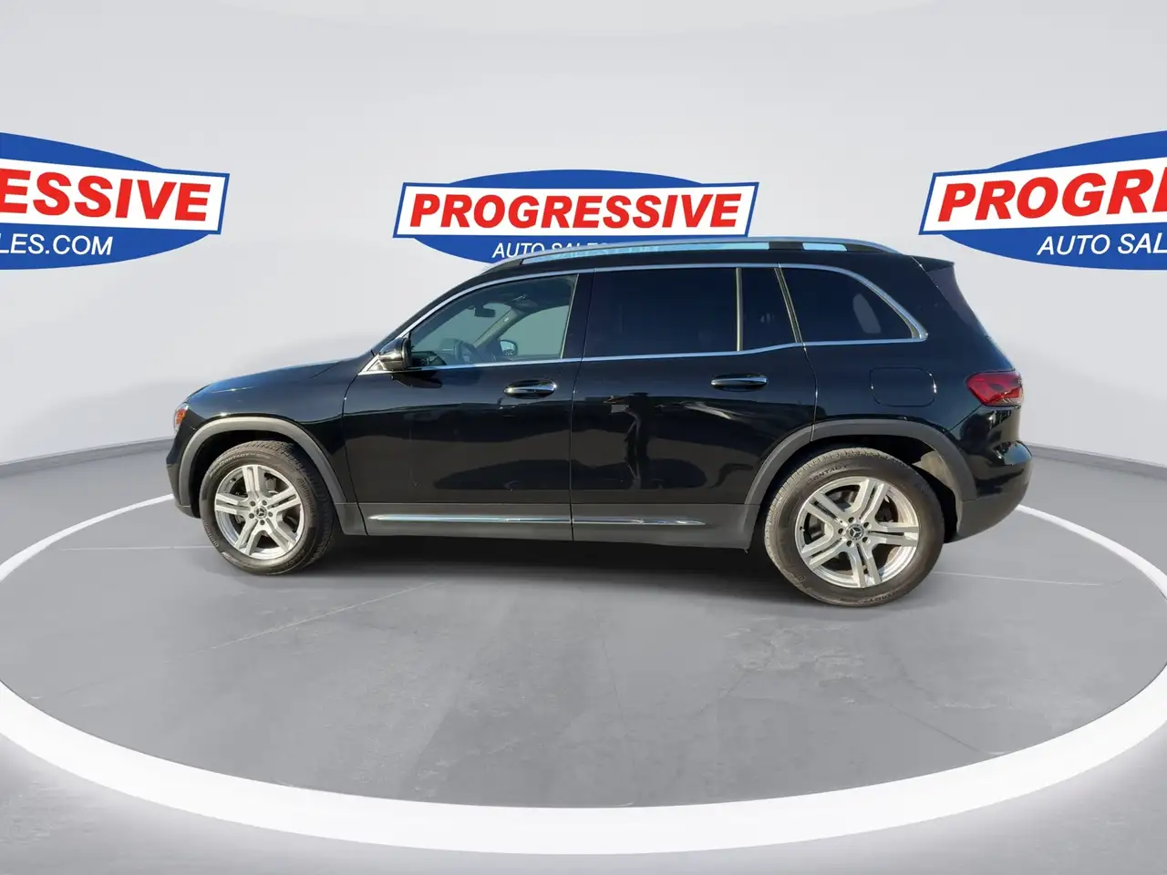 Mercedes-Benz GLB снимка Mercedes-Benz GLB