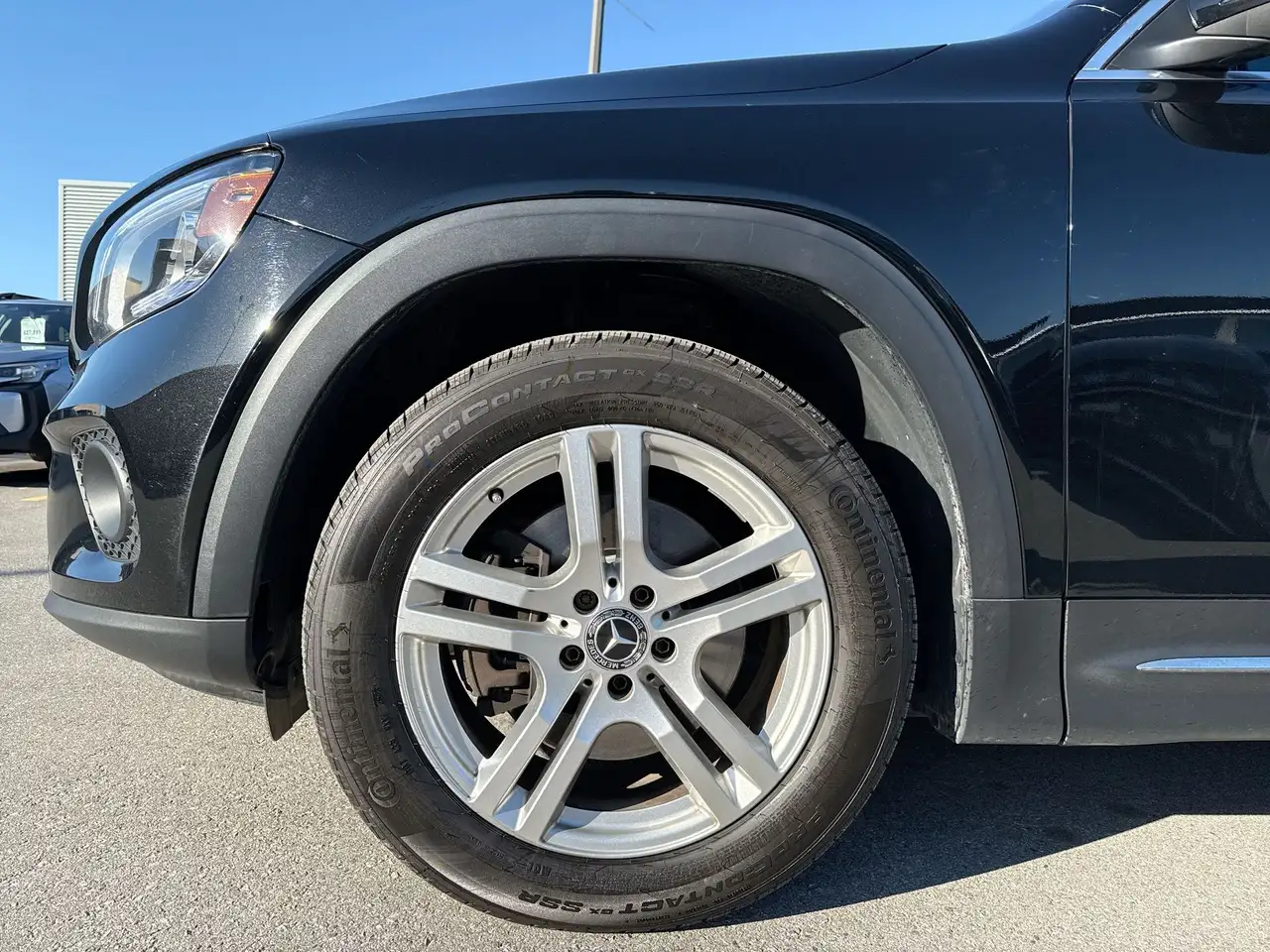 Mercedes-Benz GLB снимка Mercedes-Benz GLB