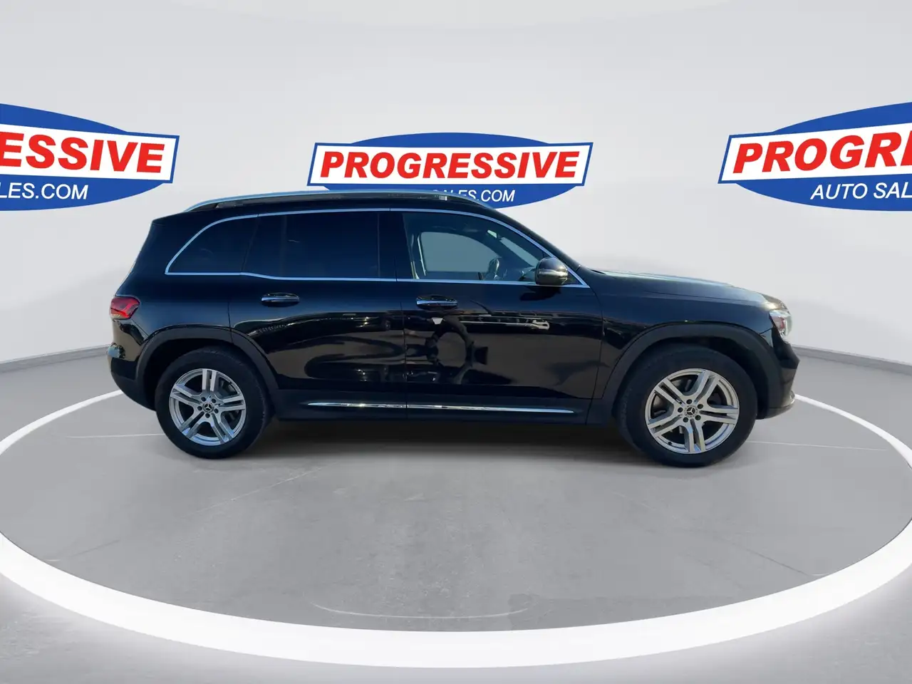 Mercedes-Benz GLB снимка Mercedes-Benz GLB