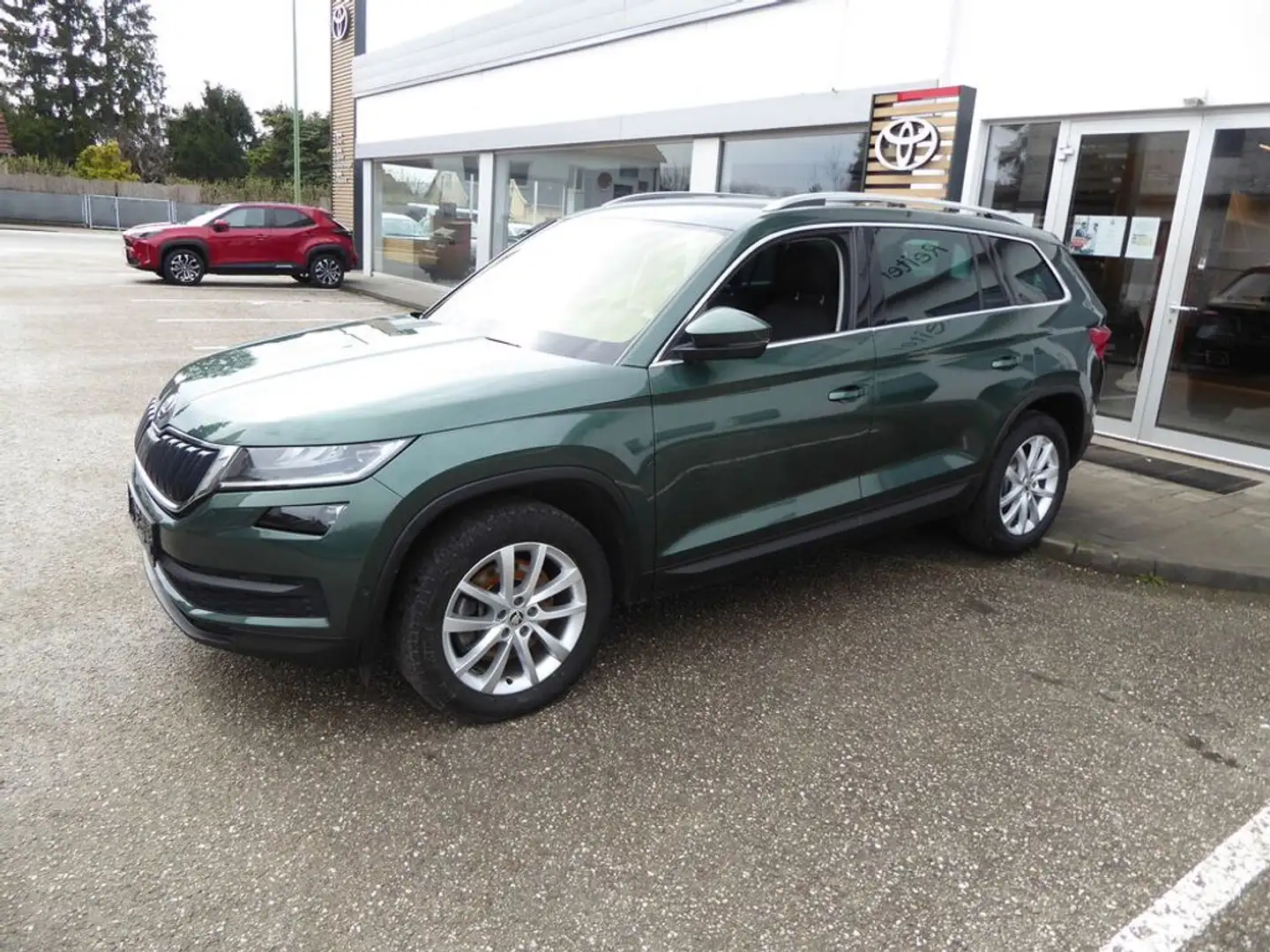 Skoda Kodiaq 2,0 TDI DSG *7-SITZE*LED*KAMERA*SHZ* Vert - 2