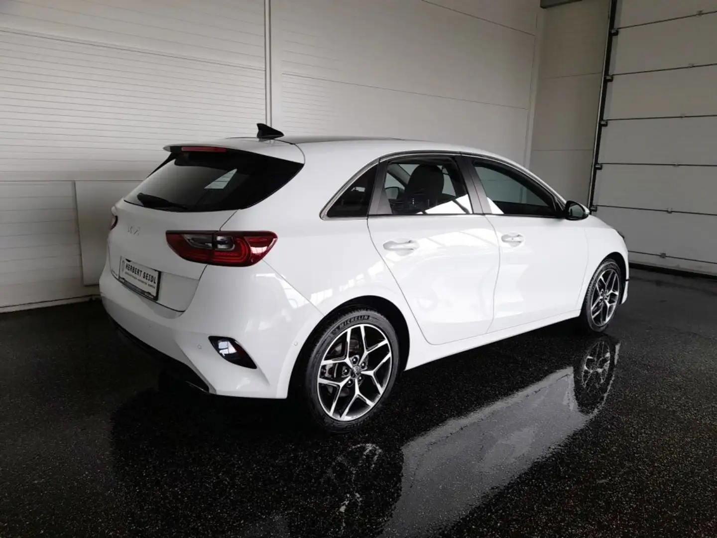 Kia XCeed Ceed VISION 1,6 CRDI *17 ZOLL / LED & FLA / ACC / NAVI / KAMERA / SPORTSITZE / 2-ZONEN-KLIMA* Weiß - 2