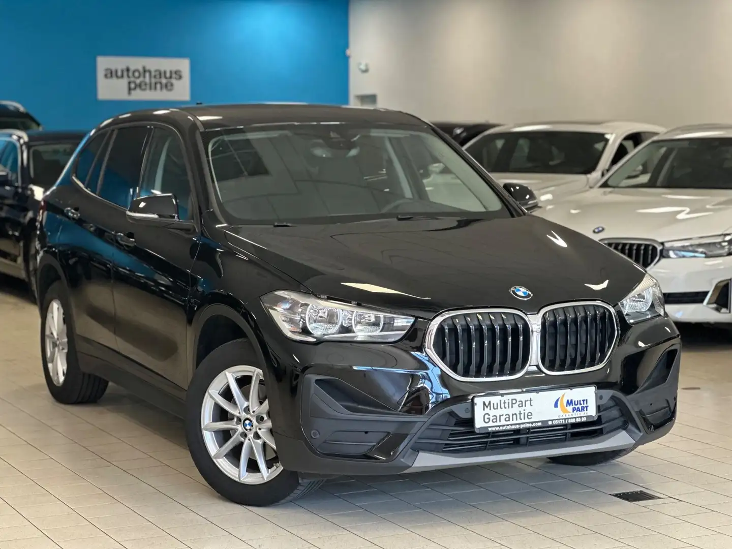 BMW X1 sDrive 18i Navi/Panorama/ParkAssist/Tempomat Noir - 1