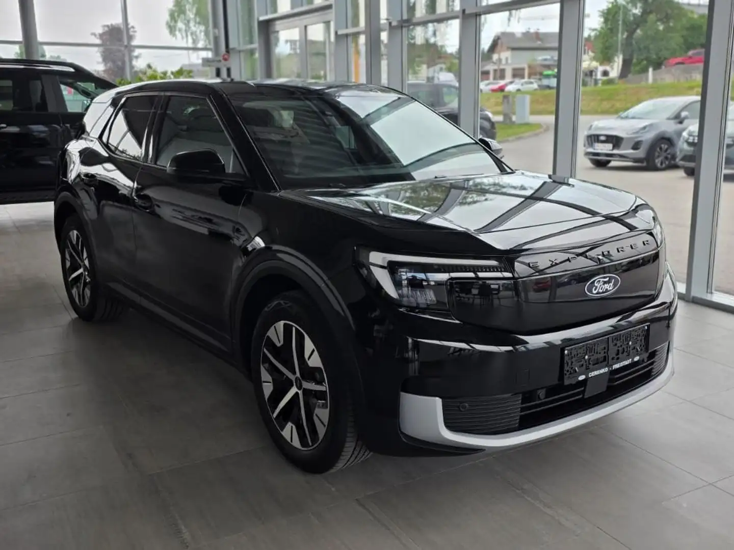 Ford Explorer Select RWD Schwarz - 1