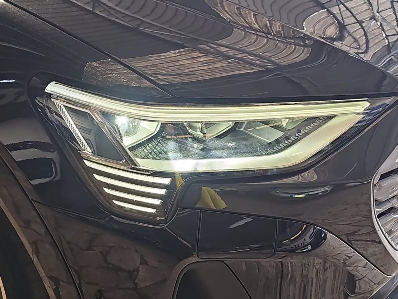 Audi Q8 e-tron 55 s line edition quattro 11