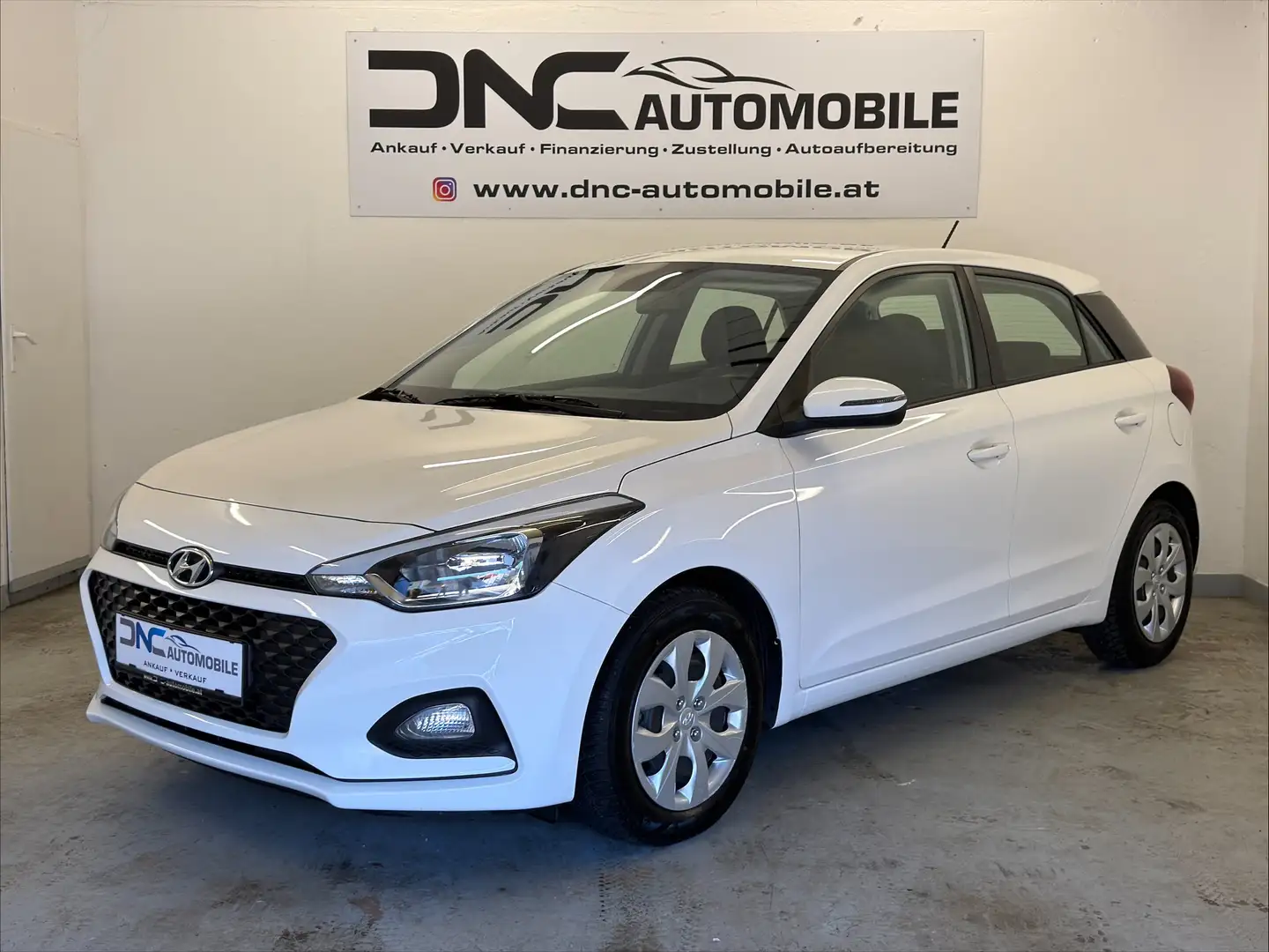 Hyundai i20 1,25 Weiß - 1