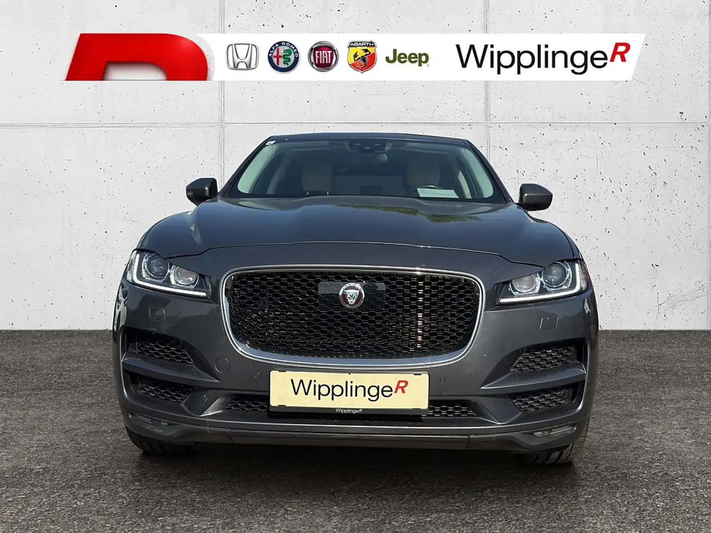 Jaguar F-Pace 30d AWD Portfolio Aut. Grau - 2