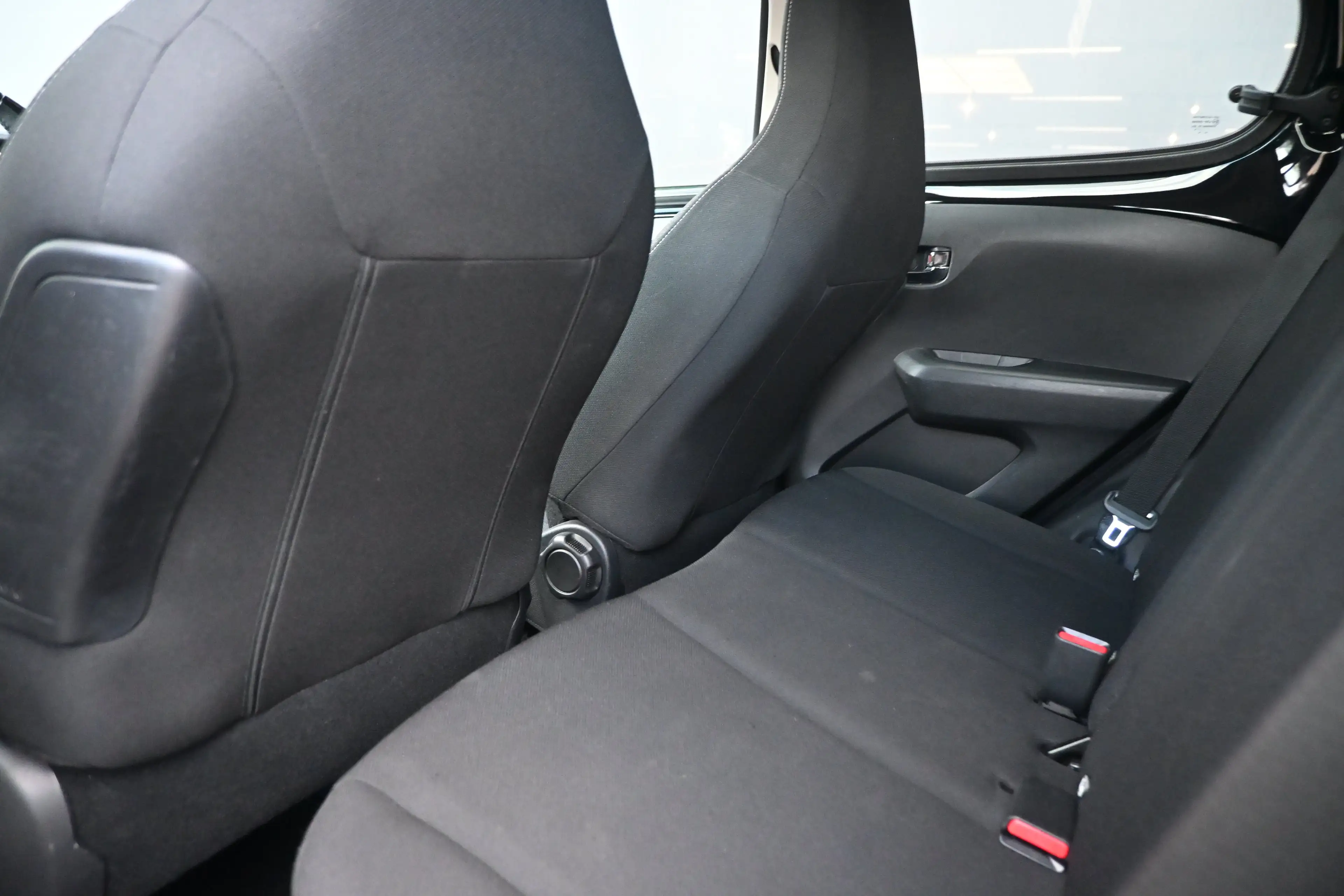 Peugeot 108 1.0 e-VTi Blue Lease Executive | Navi by app | Air — photo 9