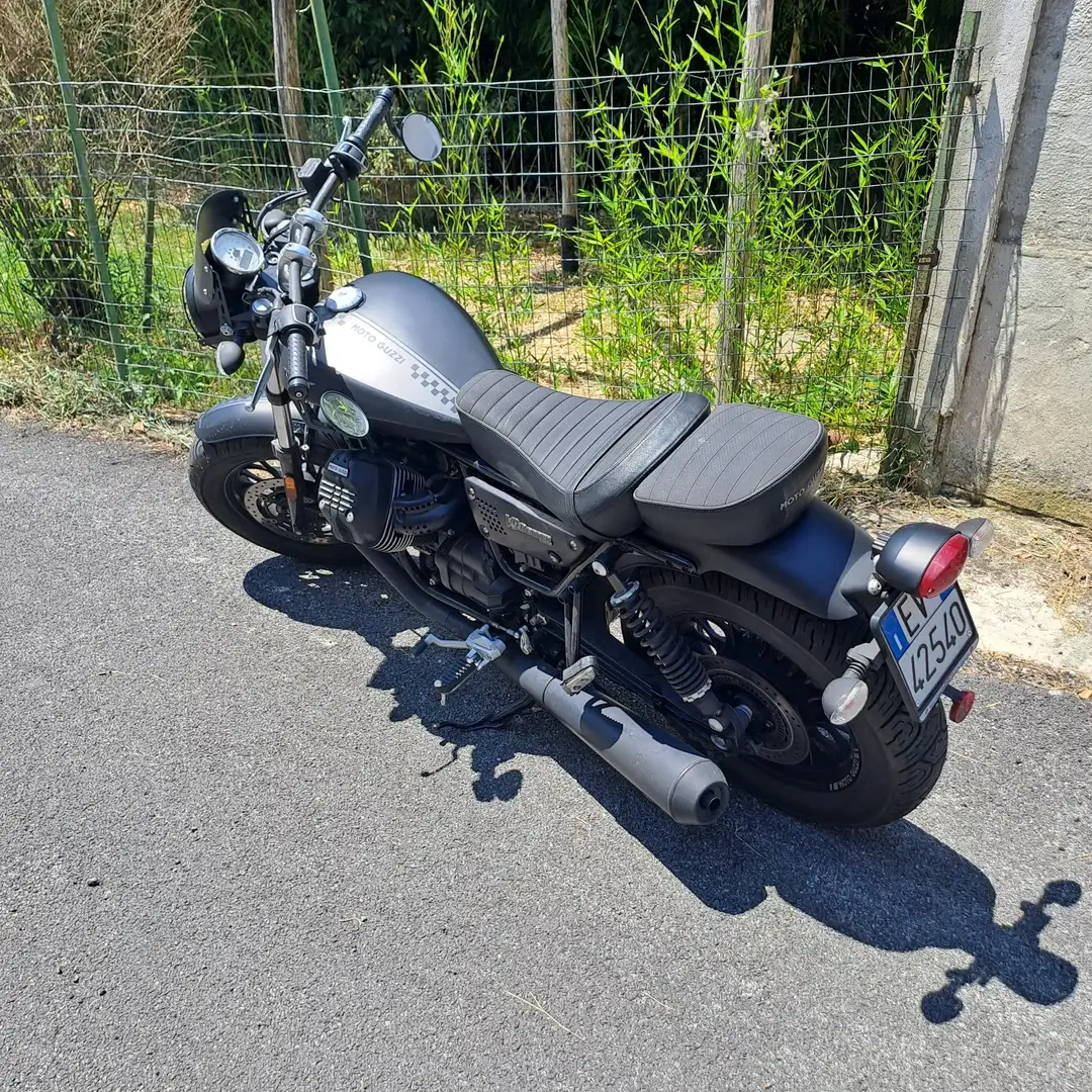 Moto Guzzi V 9 Bobber Negru - 2