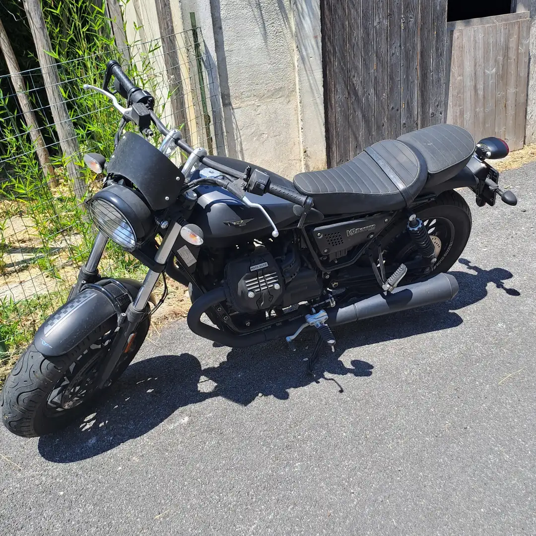 Moto Guzzi V 9 Bobber Negru - 1
