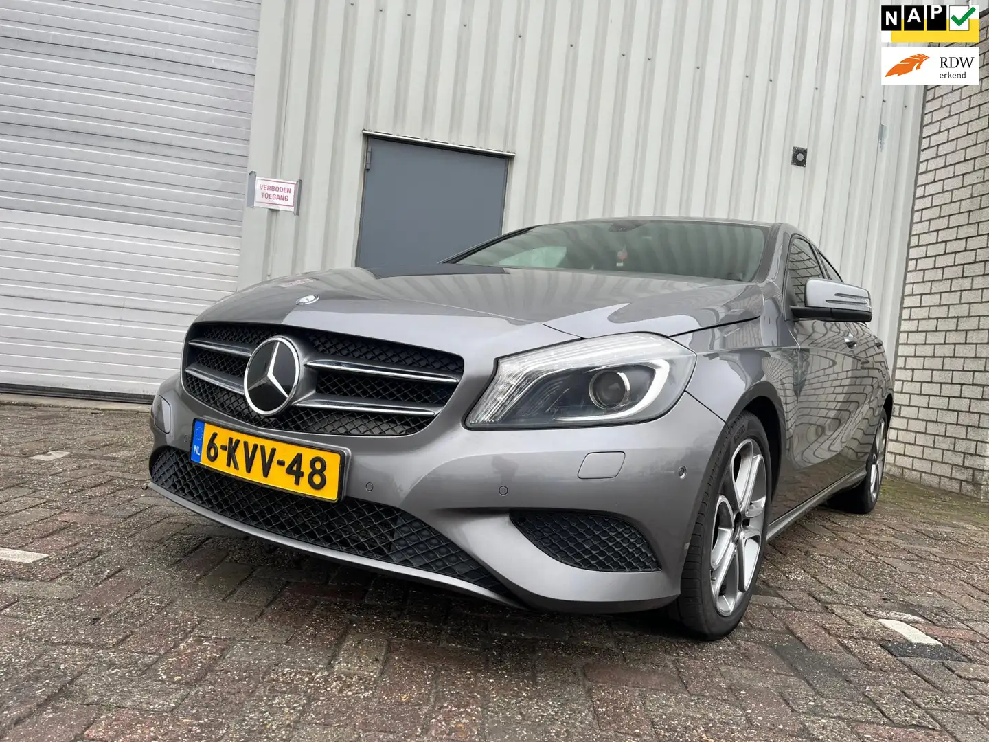 Mercedes-Benz A 180 Edition Navigatie 4U3 - Airco - Navi - Export - Sc Grau - 1