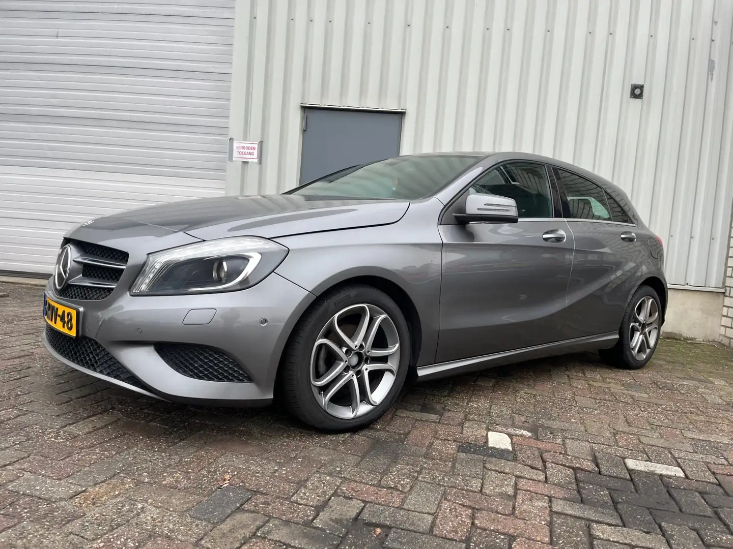 Mercedes-Benz A 180 Edition Navigatie 4U3 - Airco - Navi - Export - Sc Grau - 2