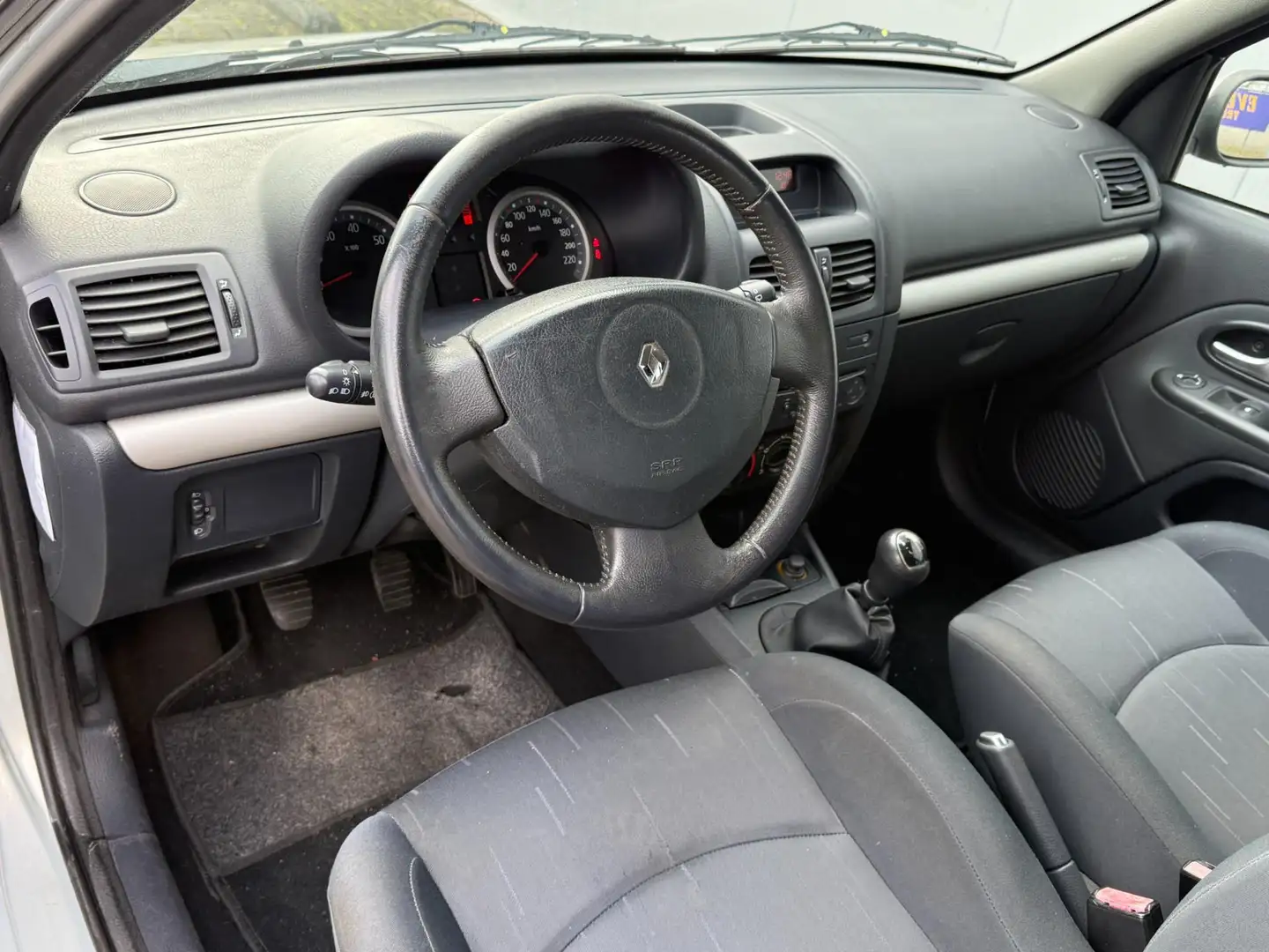 Renault Clio 1.2-16V Dynamique Luxe Airco Apk! Grau - 2