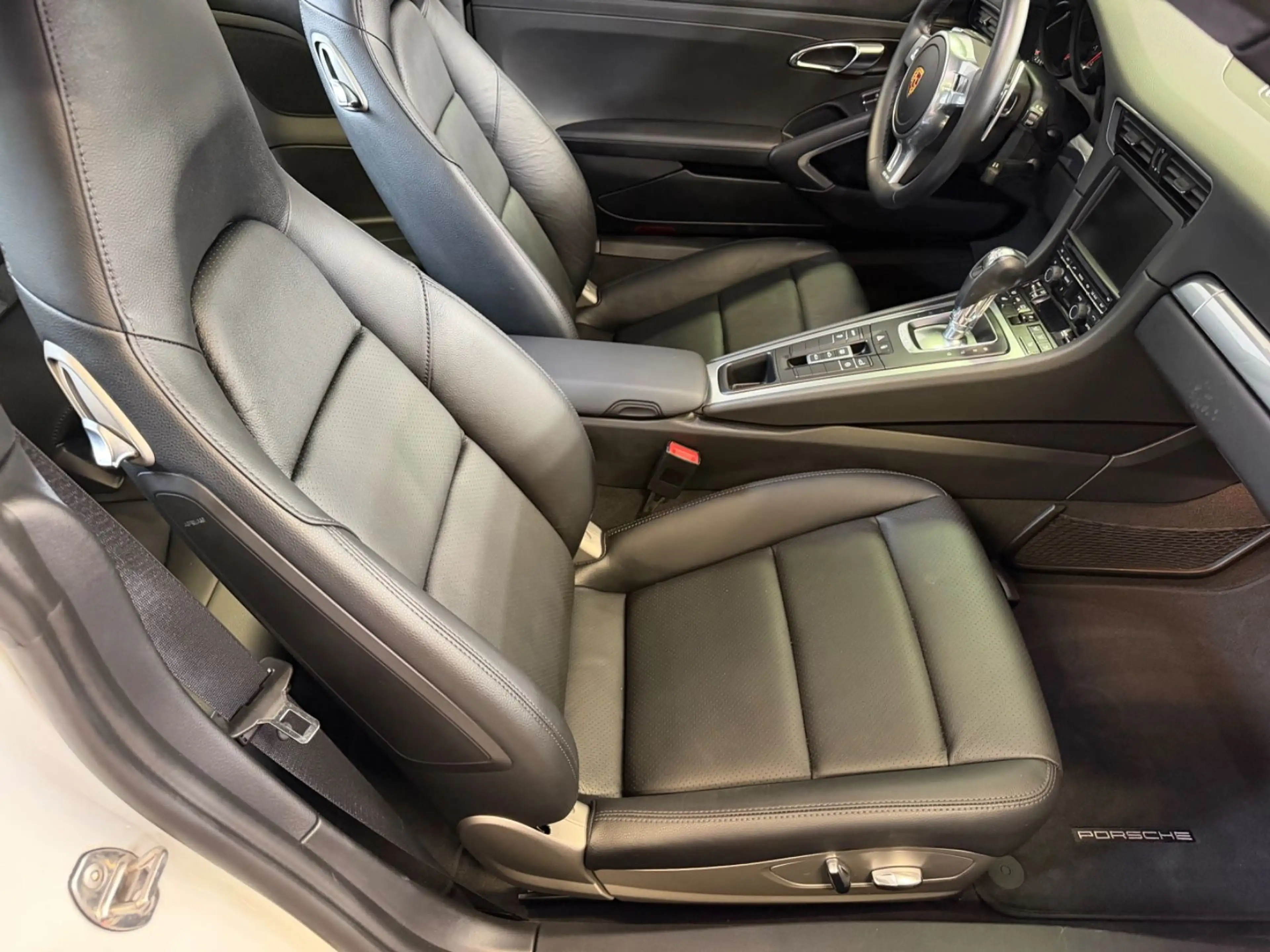 Porsche 911 Carrera 4 Automatik Schiebedach 1.Hd 33.TKM — photo 14