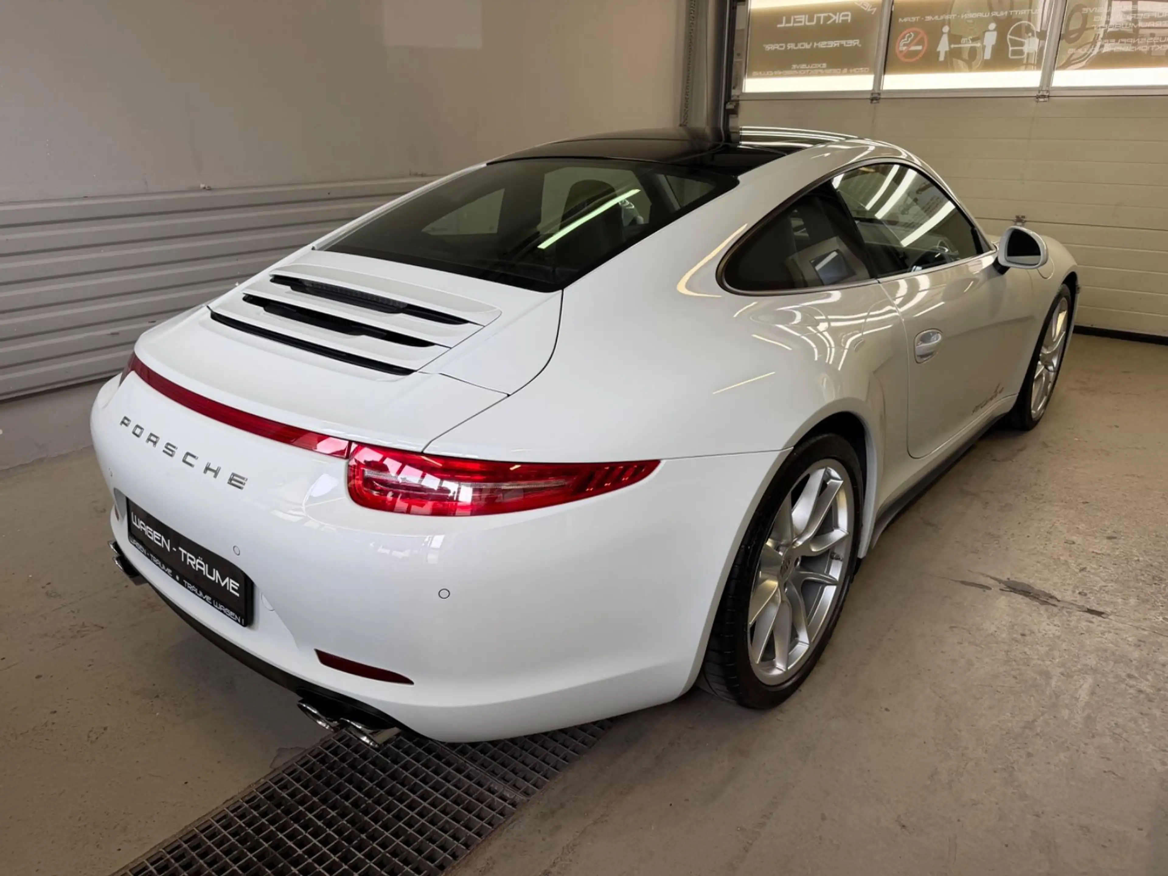 Porsche 911 Carrera 4 Automatik Schiebedach 1.Hd 33.TKM — photo 3