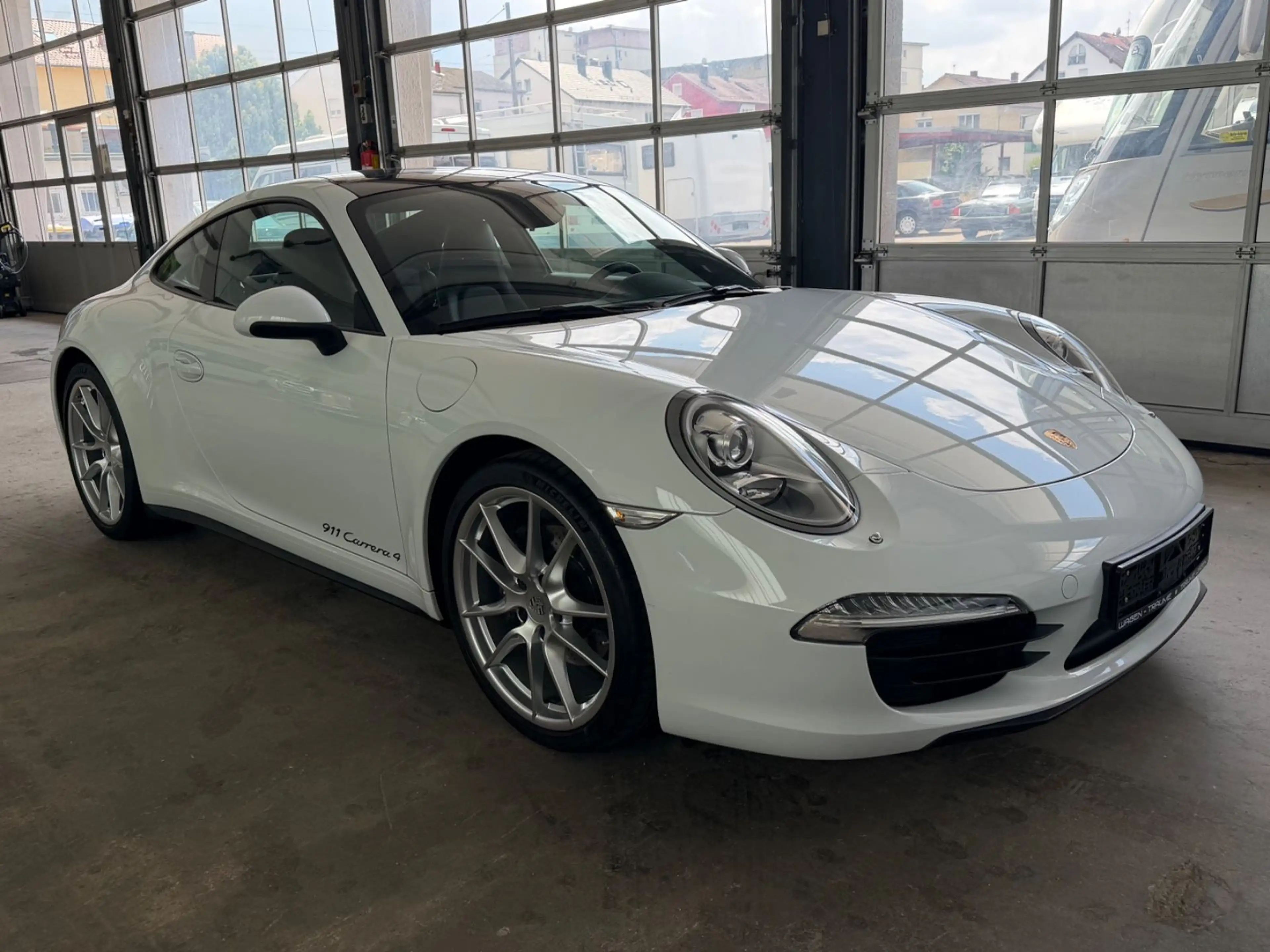 Porsche 911 Carrera 4 Automatik Schiebedach 1.Hd 33.TKM