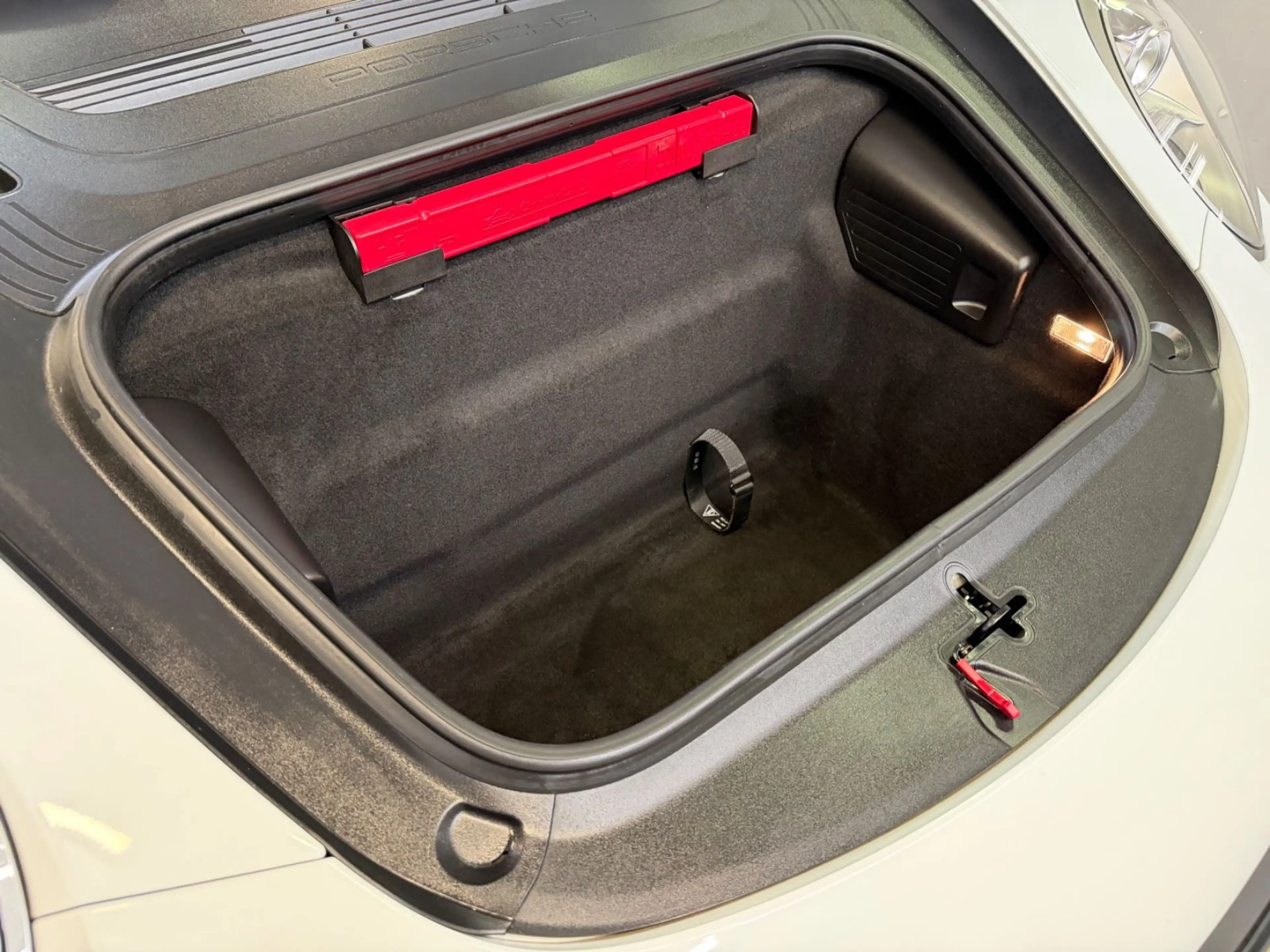 Porsche 911 Carrera 4 Automatik Schiebedach 1.Hd 33.TKM — photo 4
