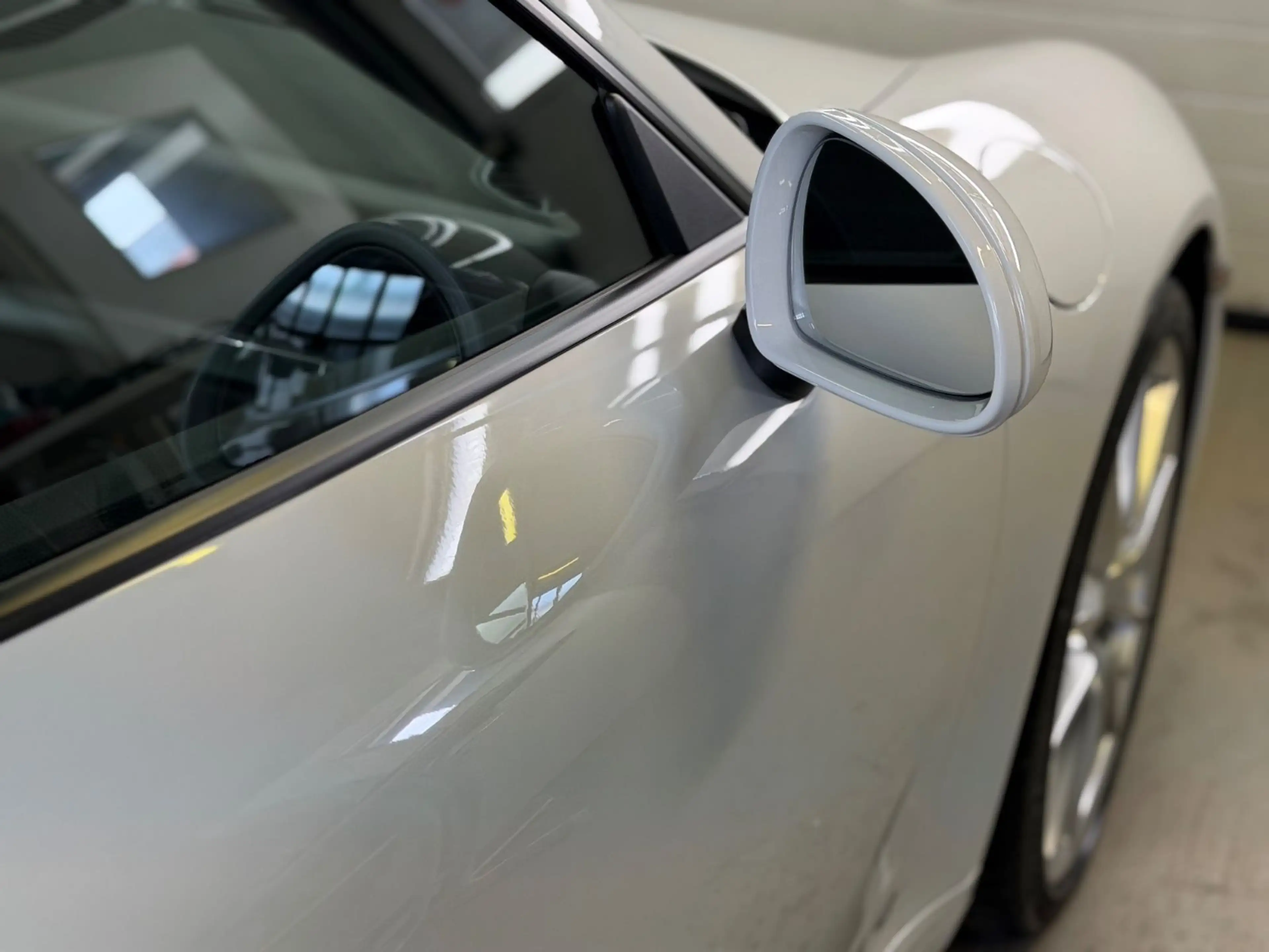 Porsche 911 Carrera 4 Automatik Schiebedach 1.Hd 33.TKM — photo 11