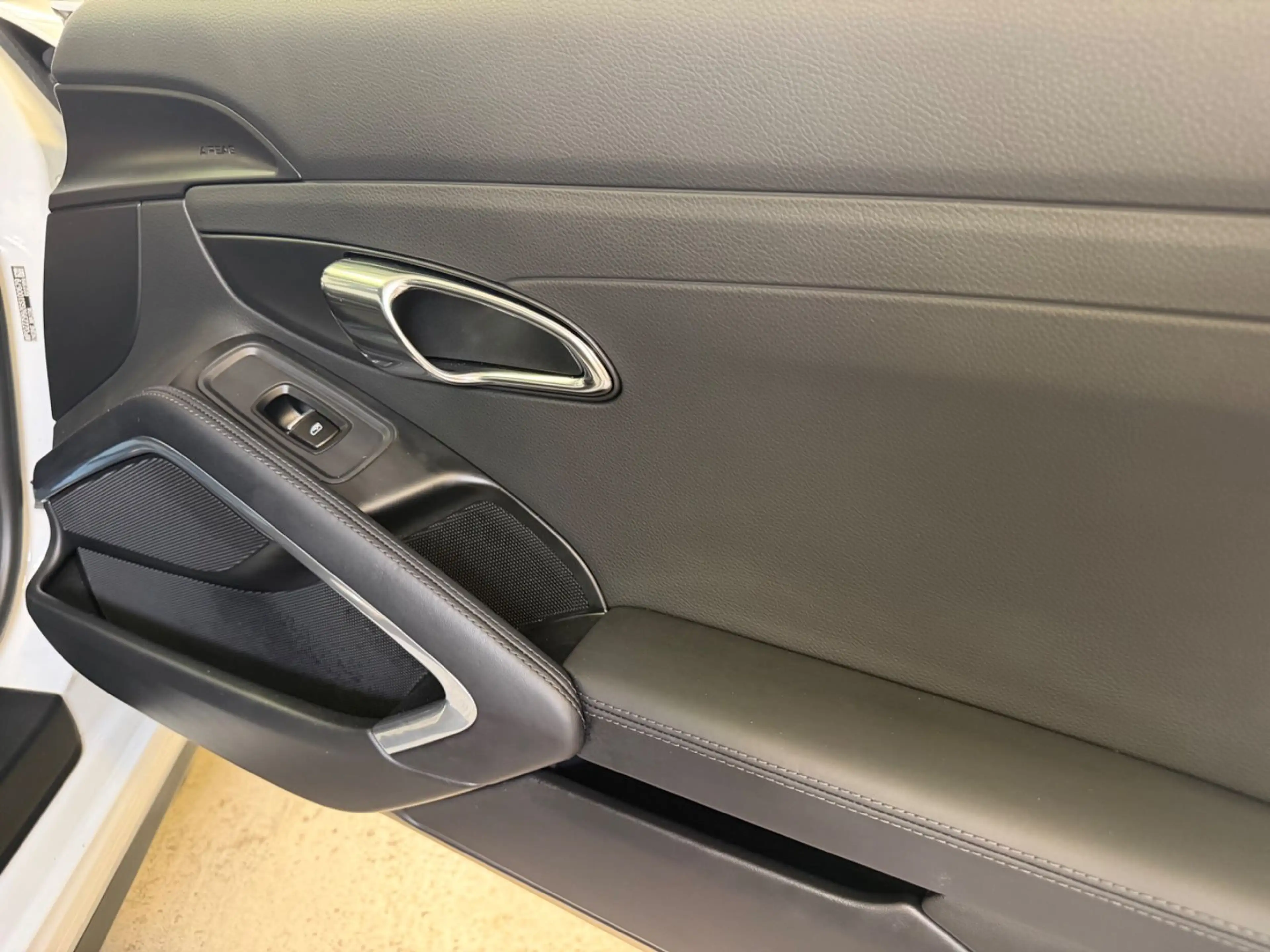 Porsche 911 Carrera 4 Automatik Schiebedach 1.Hd 33.TKM — photo 8